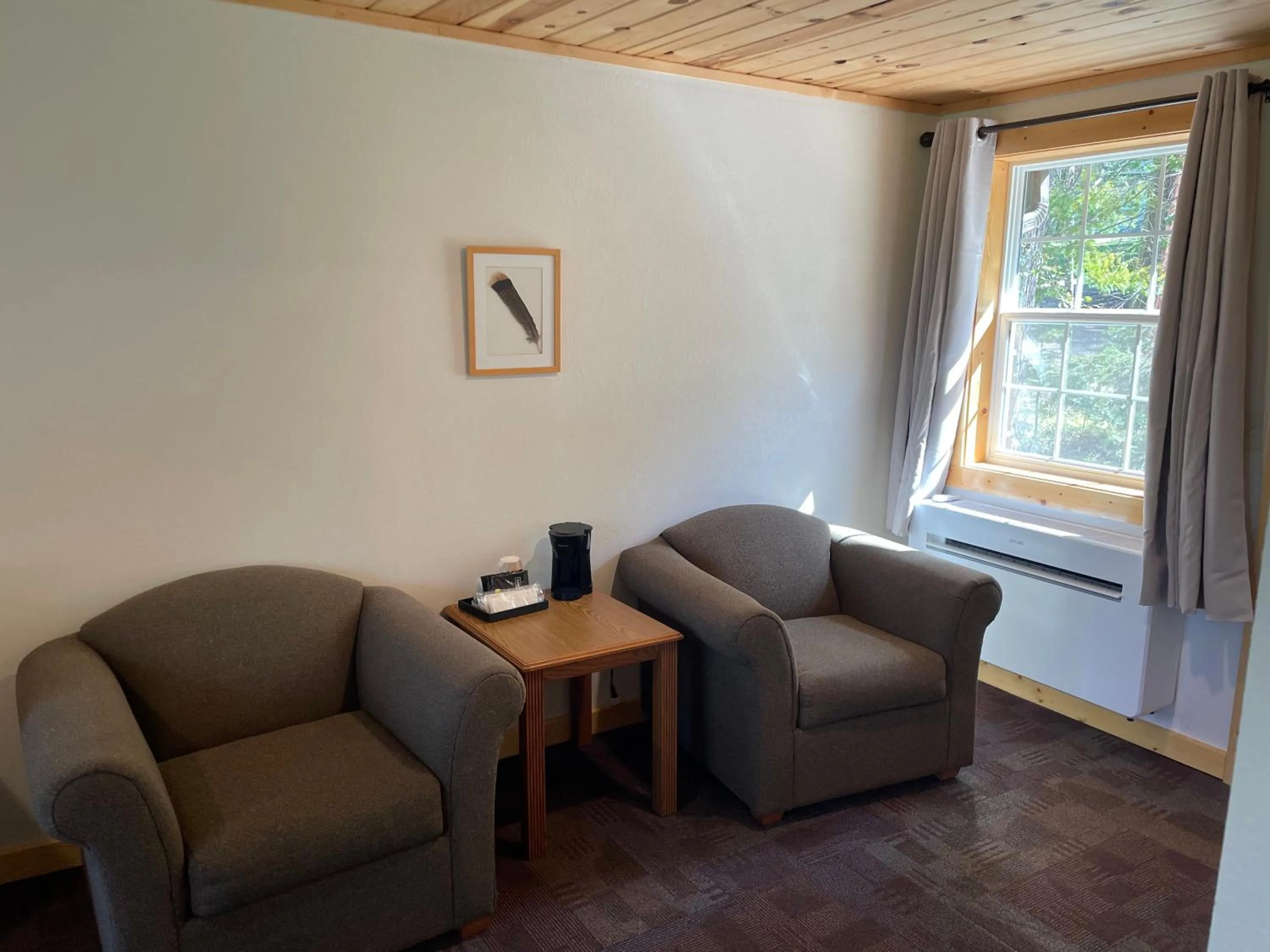 Seating area in Hanging Horn Lakeside Resort