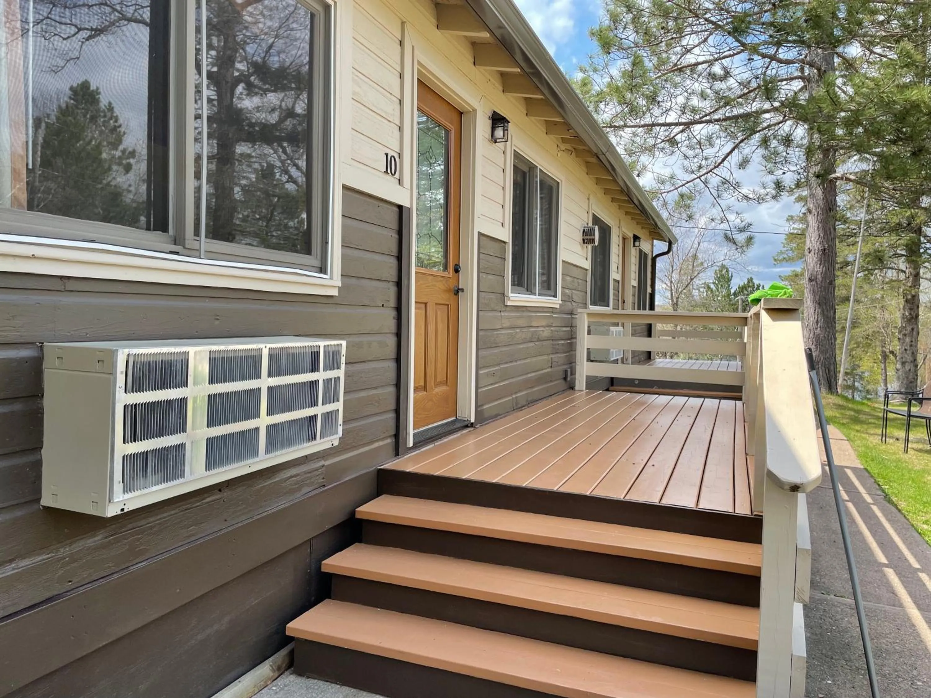 Hanging Horn Lakeside Resort