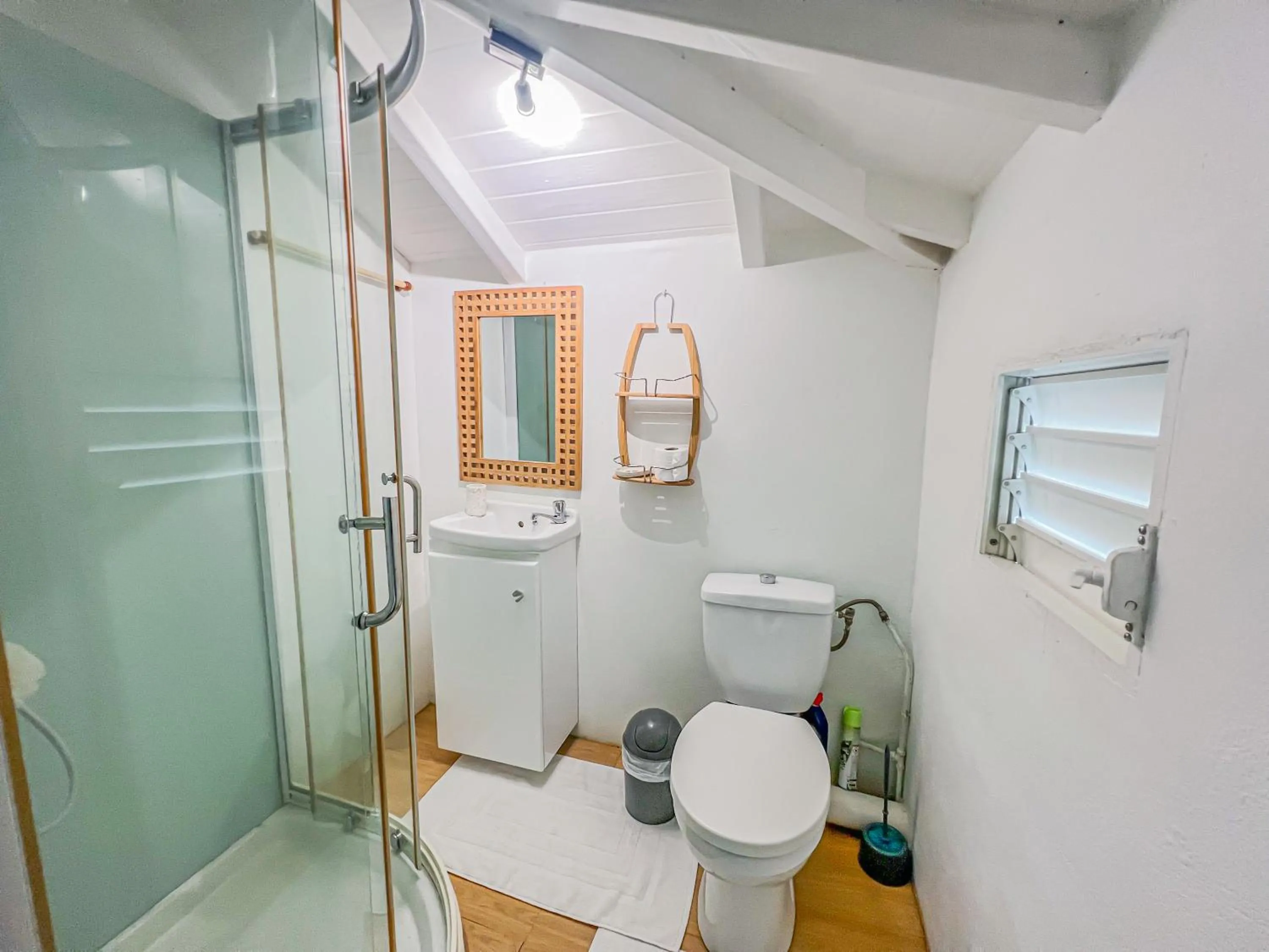 Bathroom in Domaine De Marly, 3 étoiles