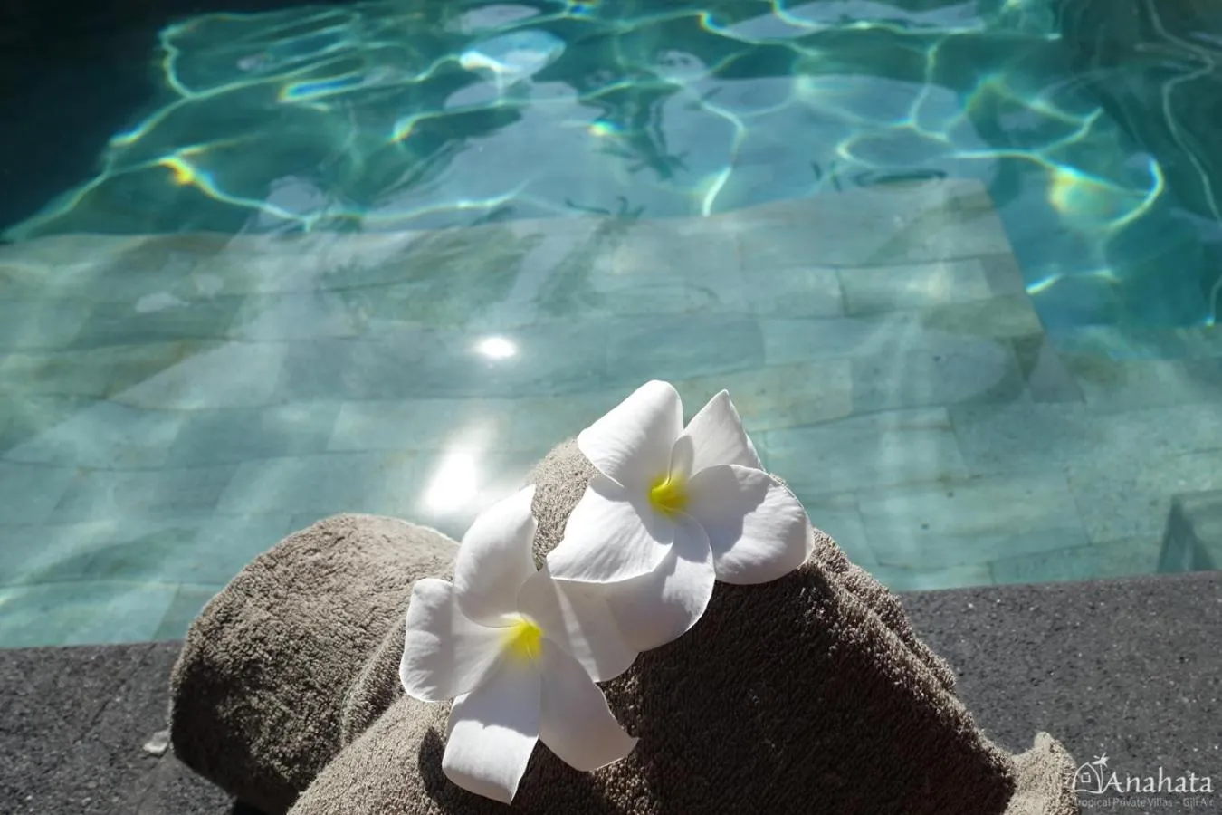 Swimming pool in Anahata - Tropical Private Villas