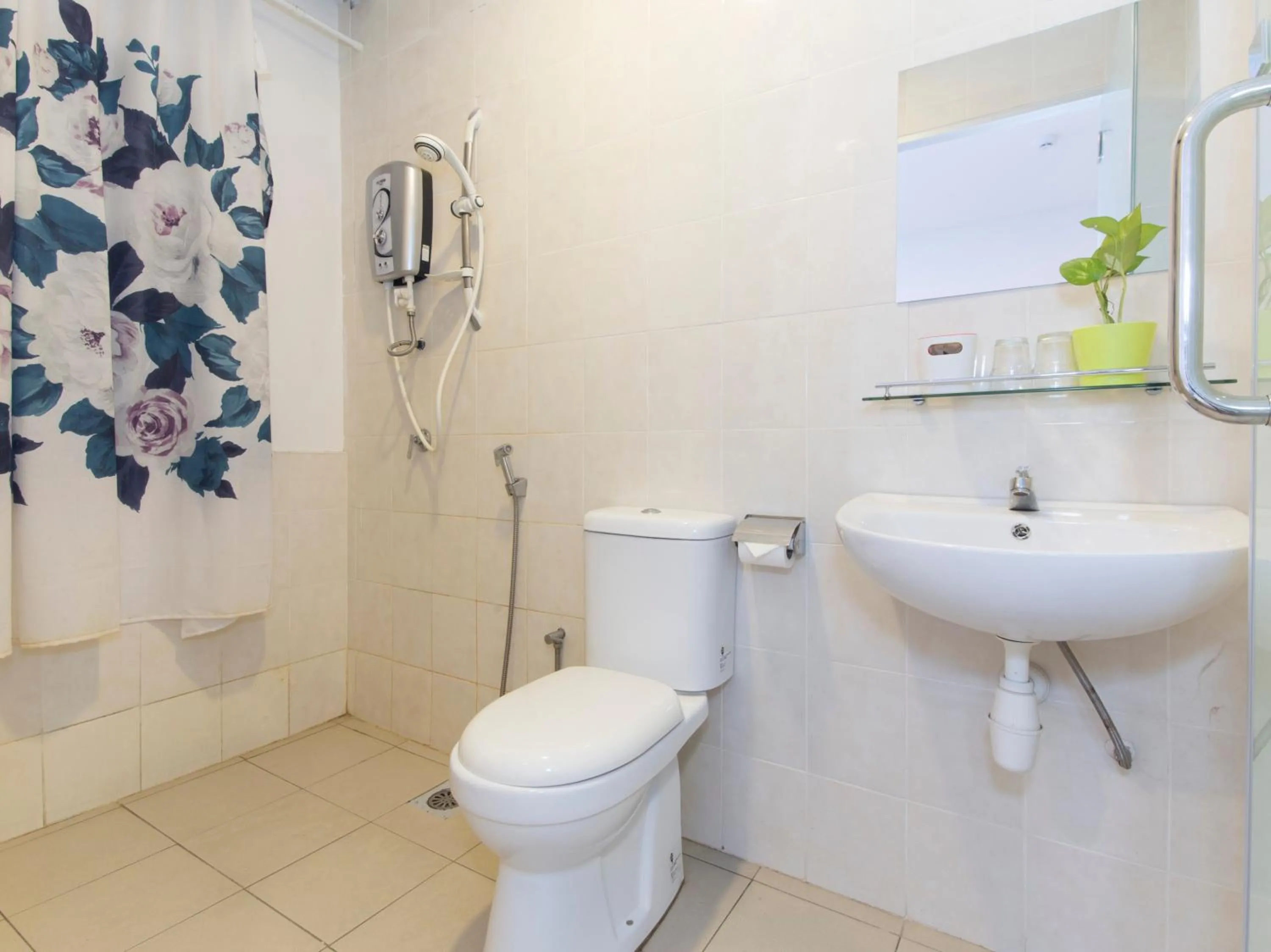 Bathroom in Fumah Hotel Jalan Kuching