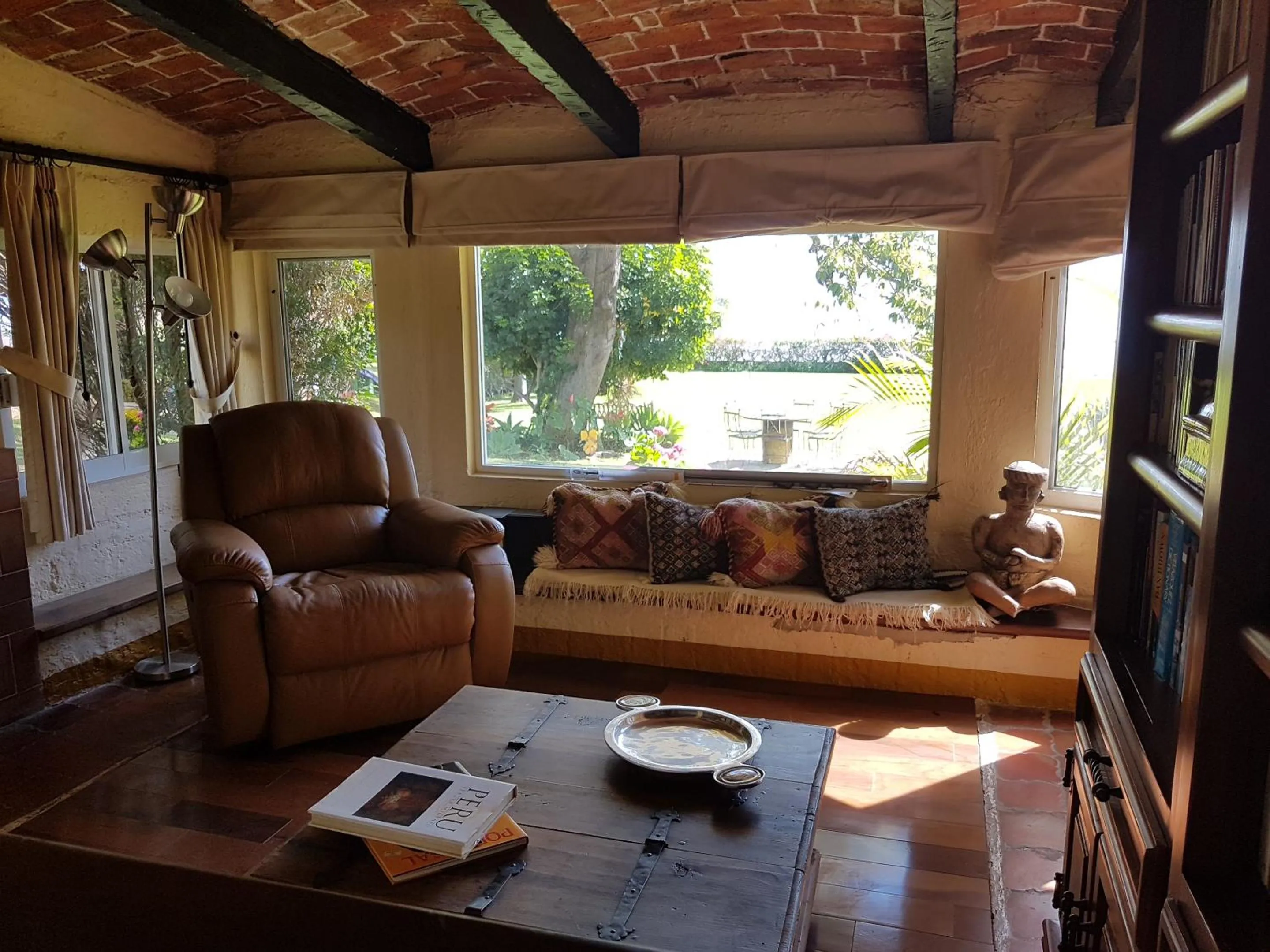 Library in Casa Palomas Bed and Breakfast