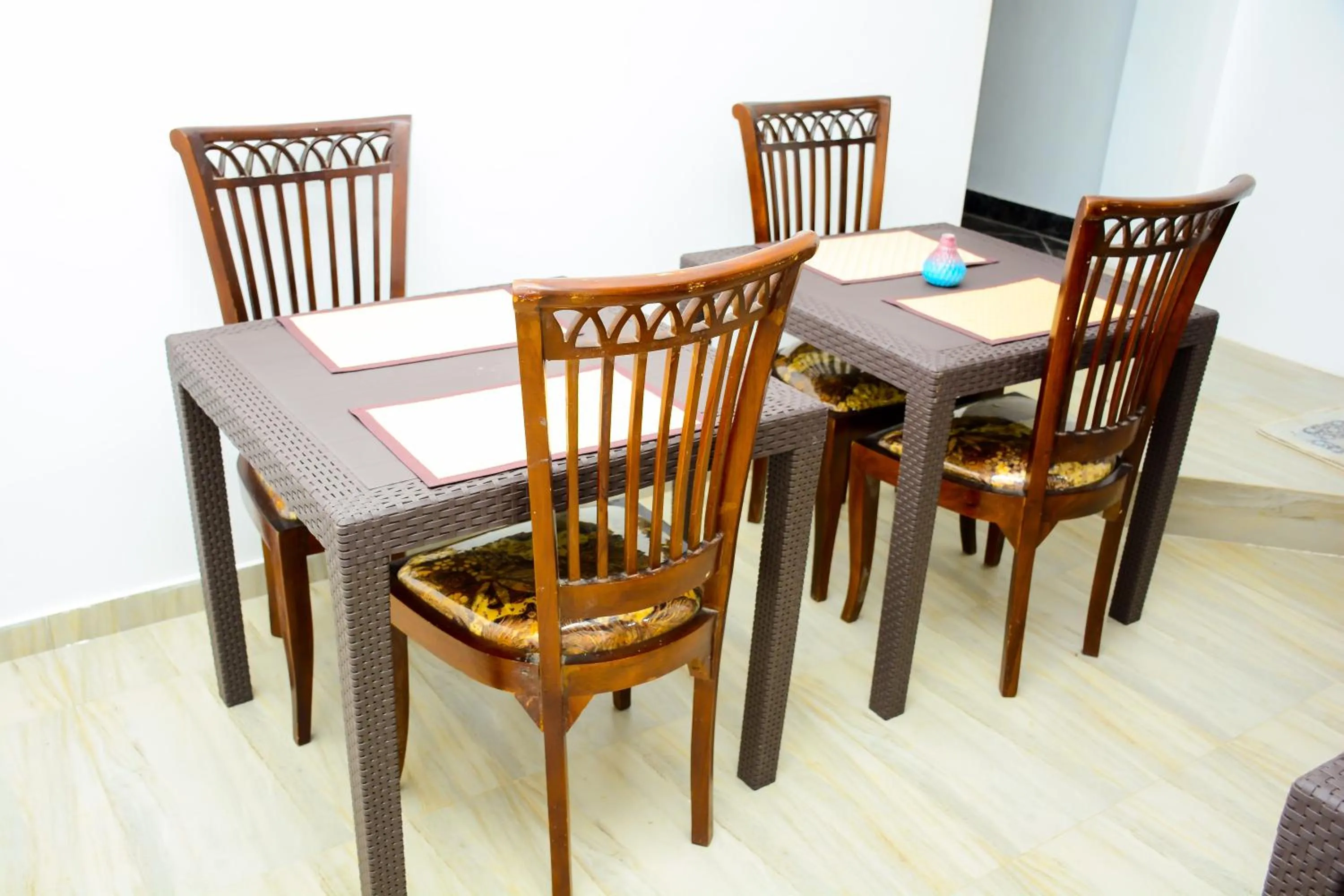 Food and drinks in Mama Beach Villa