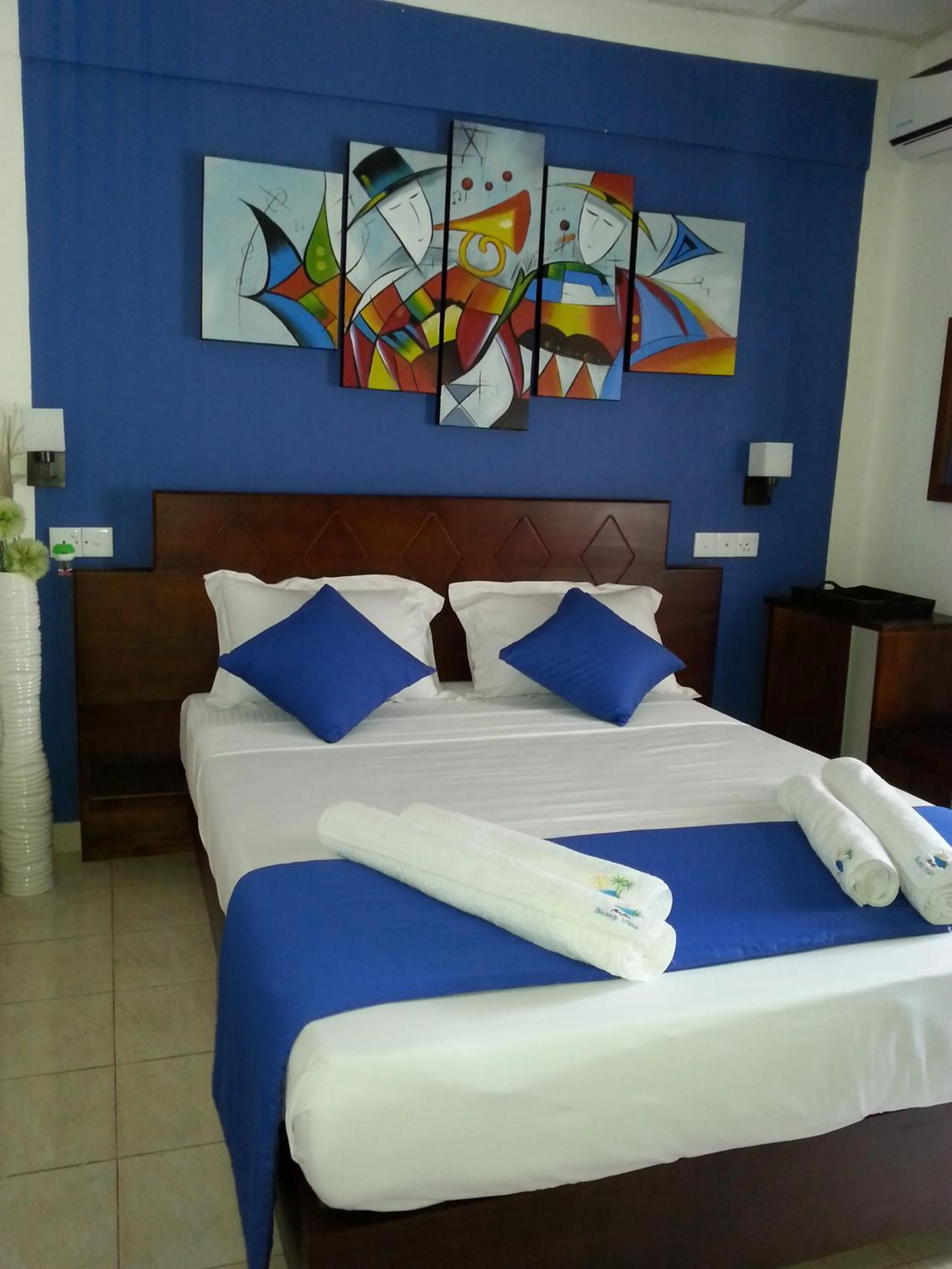 Bed in Mama Beach Villa