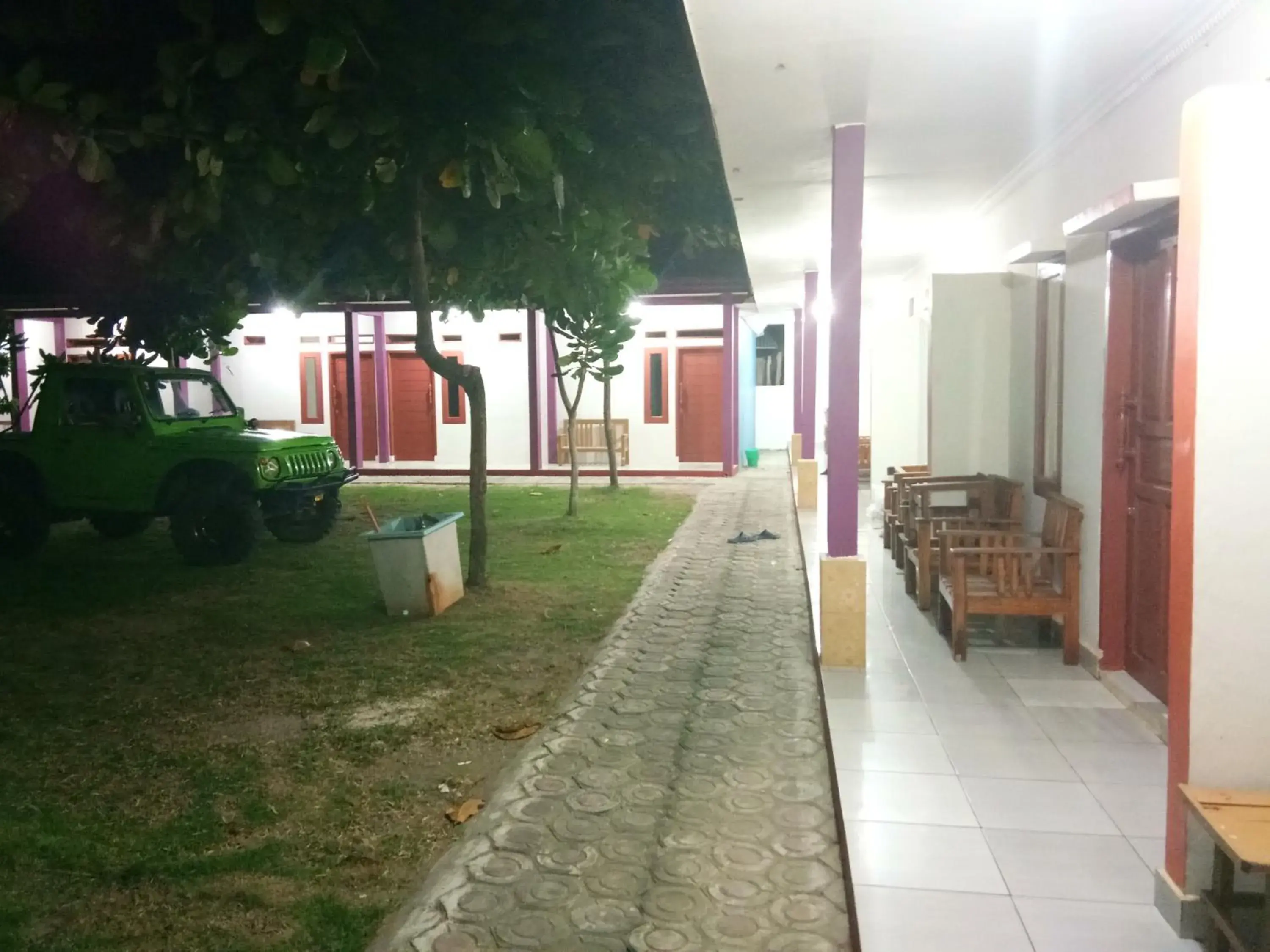 Deluxe Twin Room with Sea View in Penginapan Karanglaut Sayangheulang Deluxe Twin Room with Sea View in Penginapan Karanglaut Sayangheulang