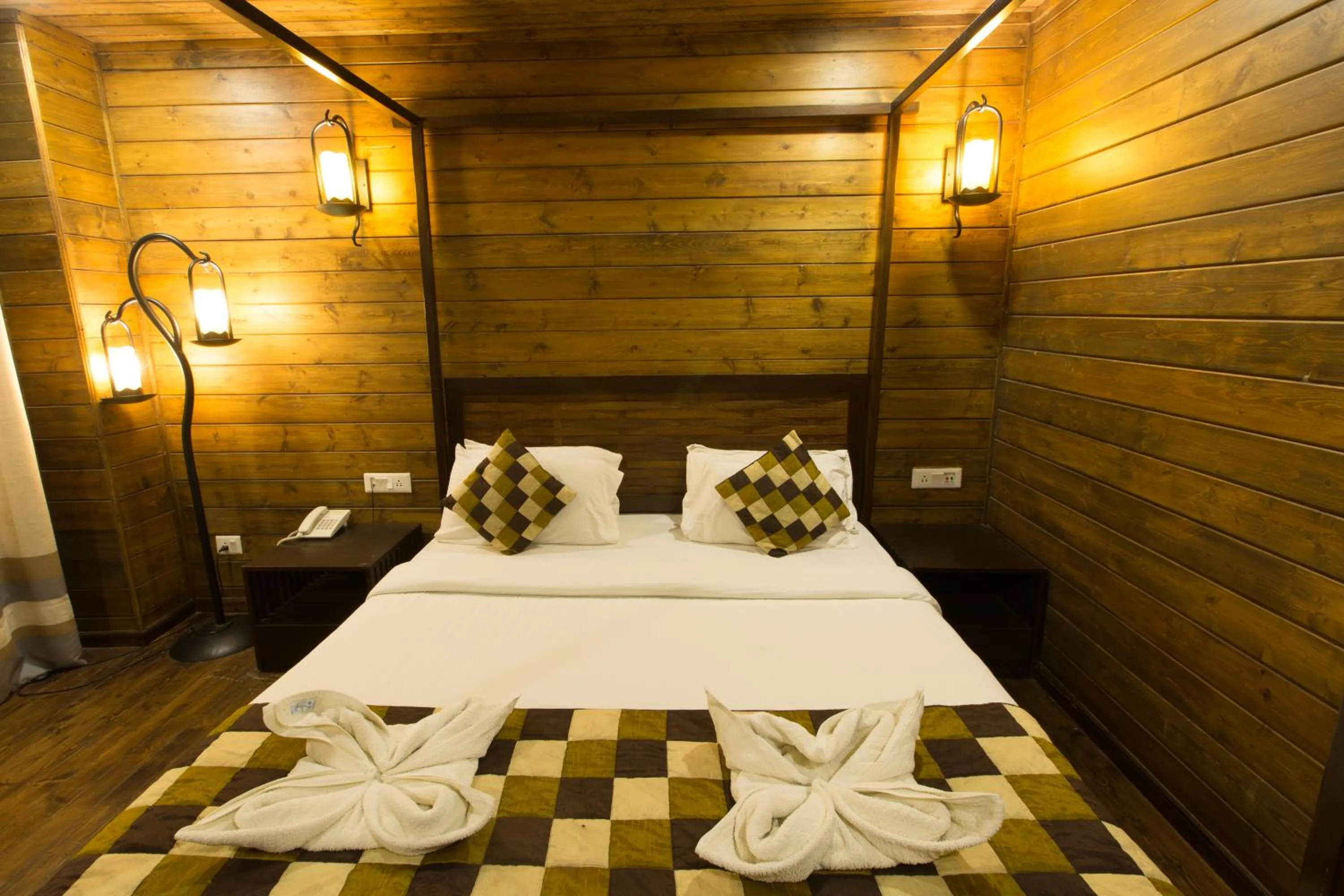 Photo of the whole room, Bed in TSG Aura