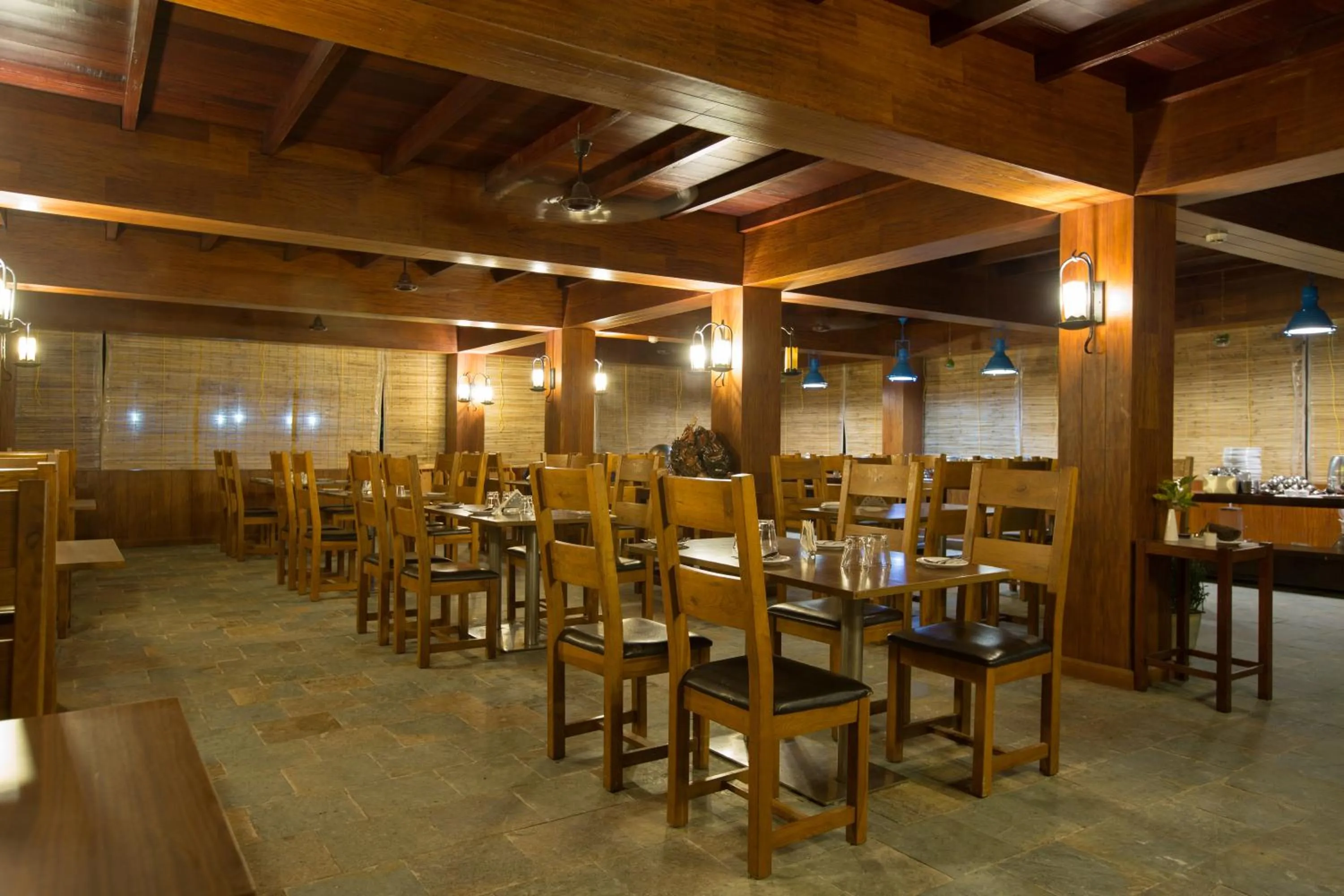 Restaurant/places to eat in TSG Aura