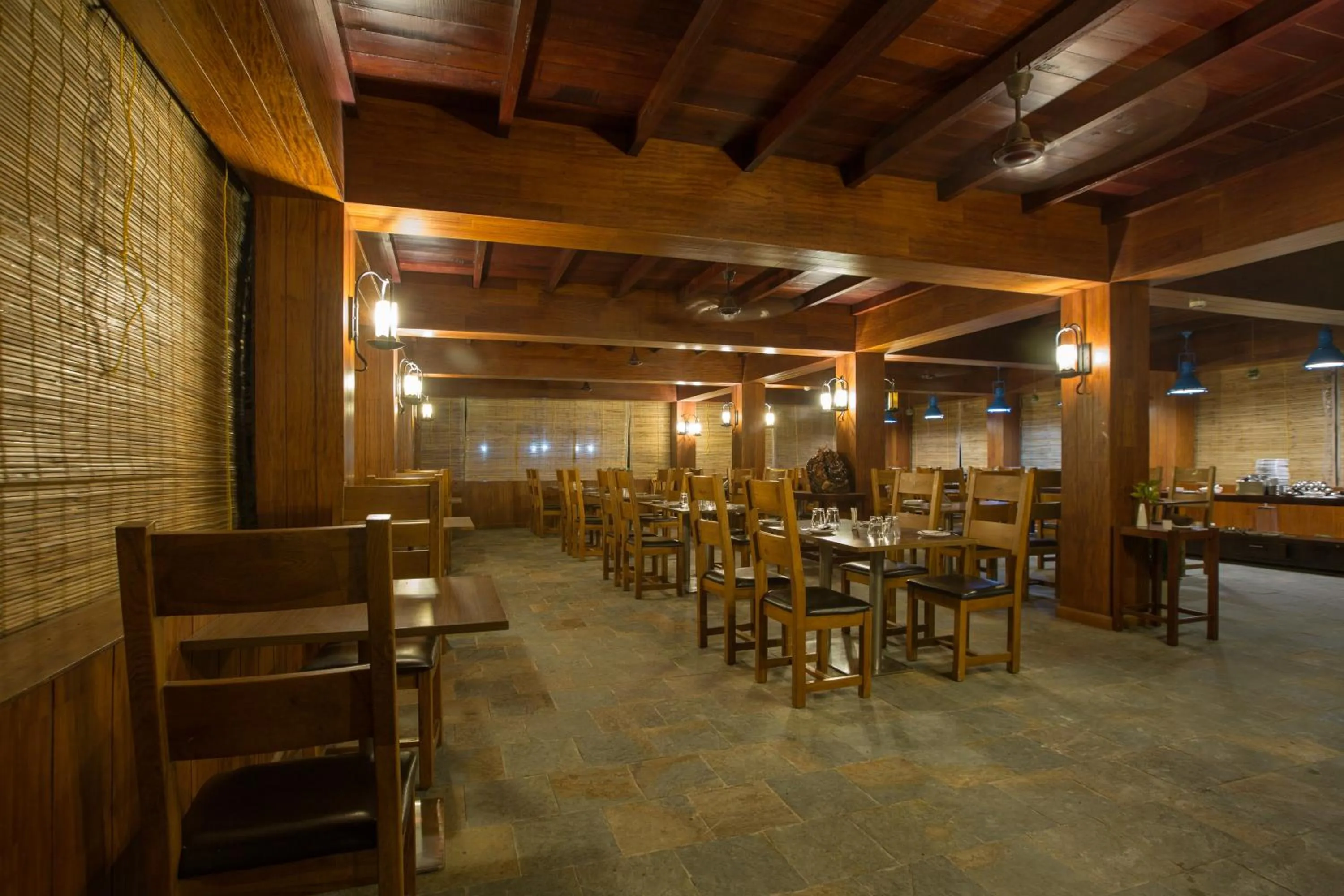 Restaurant/places to eat in TSG Aura