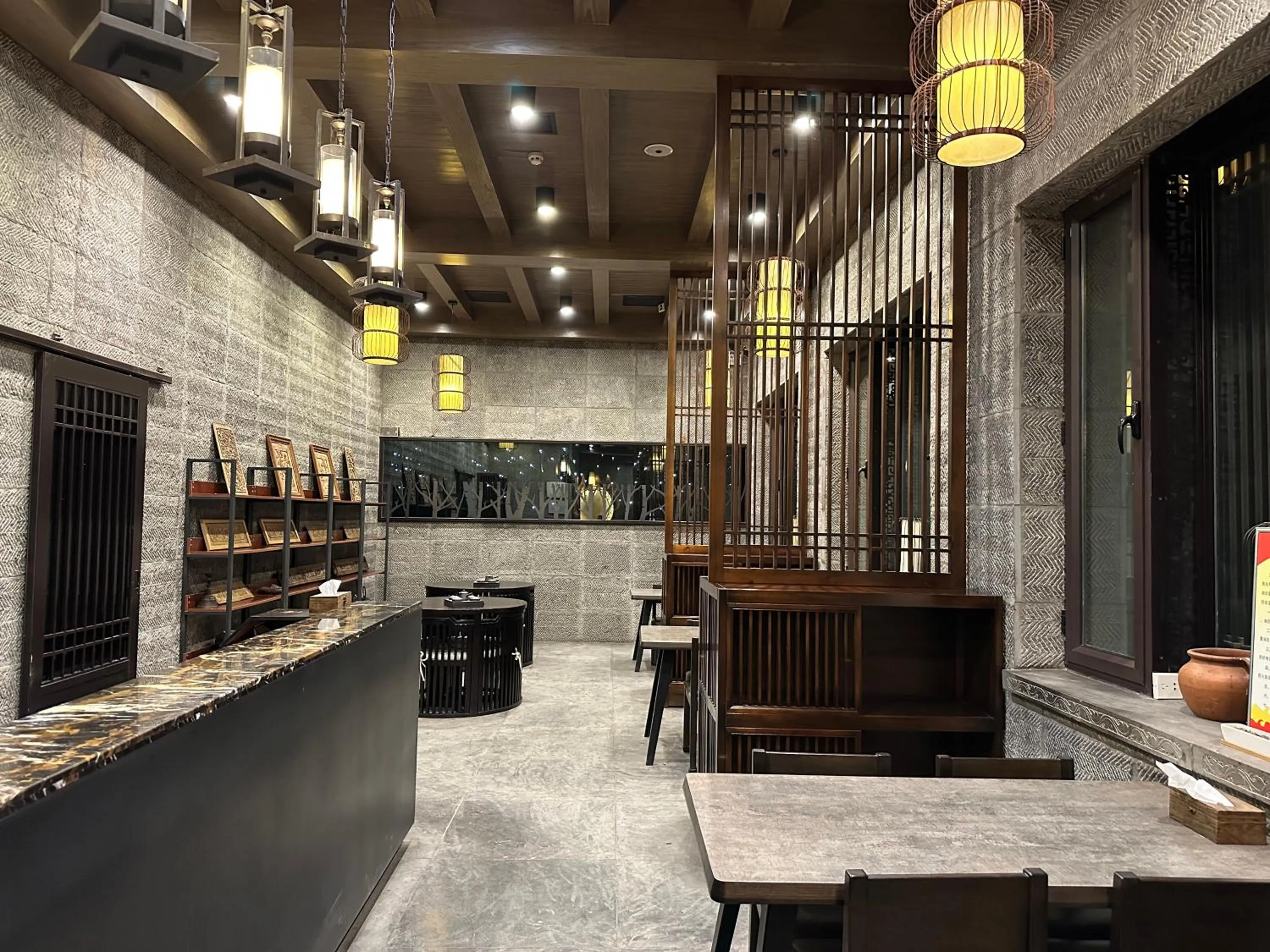 Restaurant/places to eat in Elsewhere Hotel Inn North Street Branch