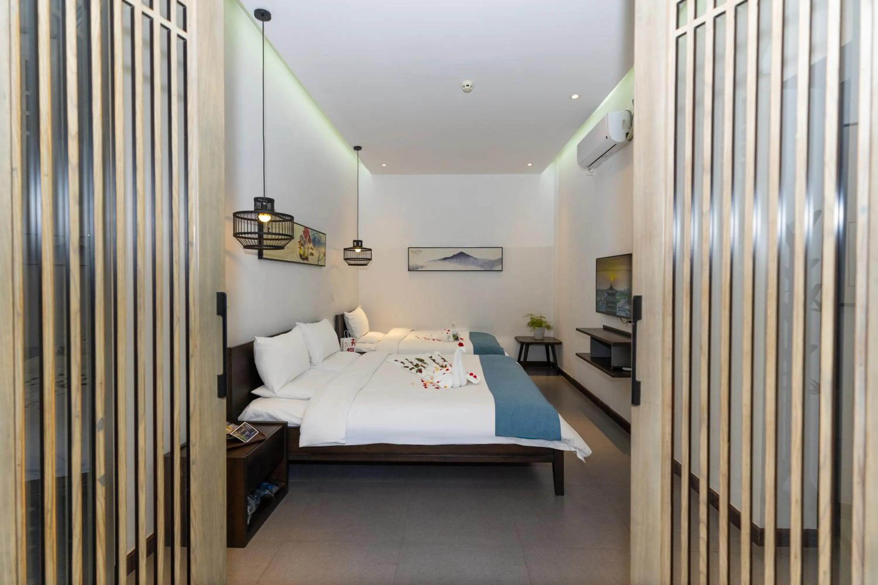 Bed in Elsewhere Hotel Inn North Street Branch