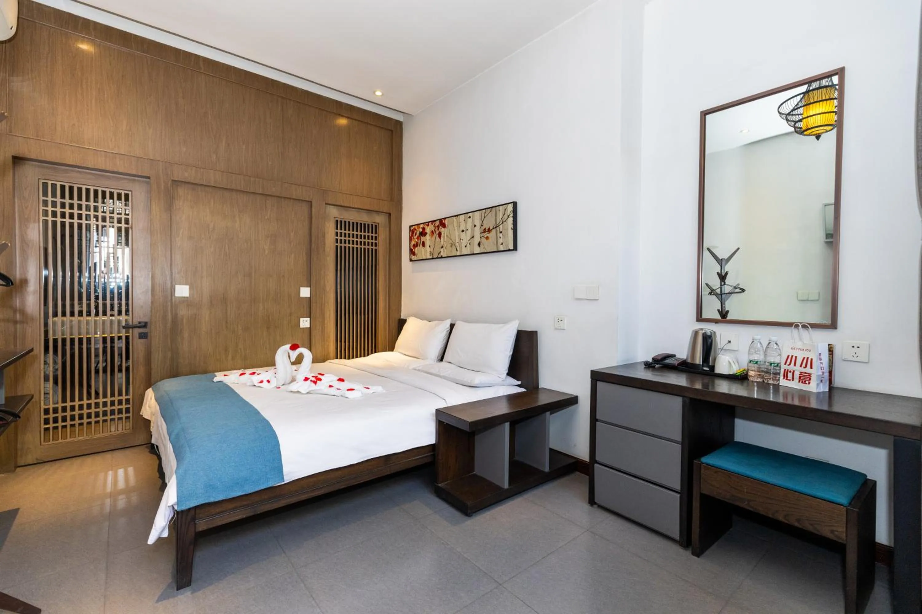 Bed in Elsewhere Hotel Inn North Street Branch