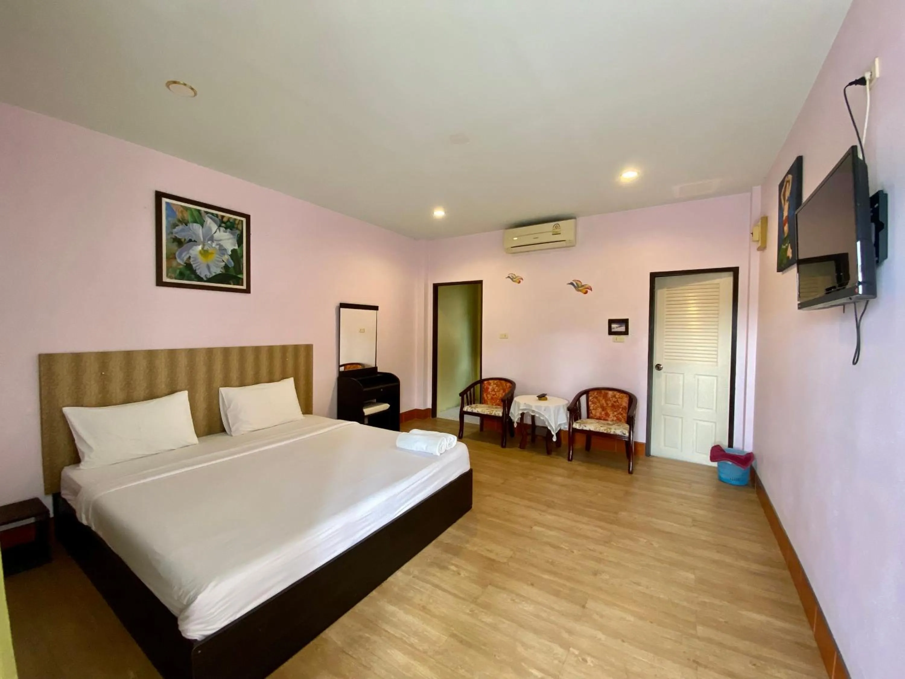 Bed in Pachumas Hotel