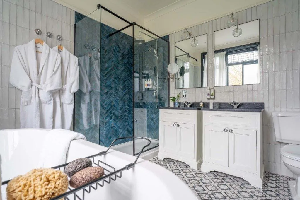 Bathroom in The Crown Inn