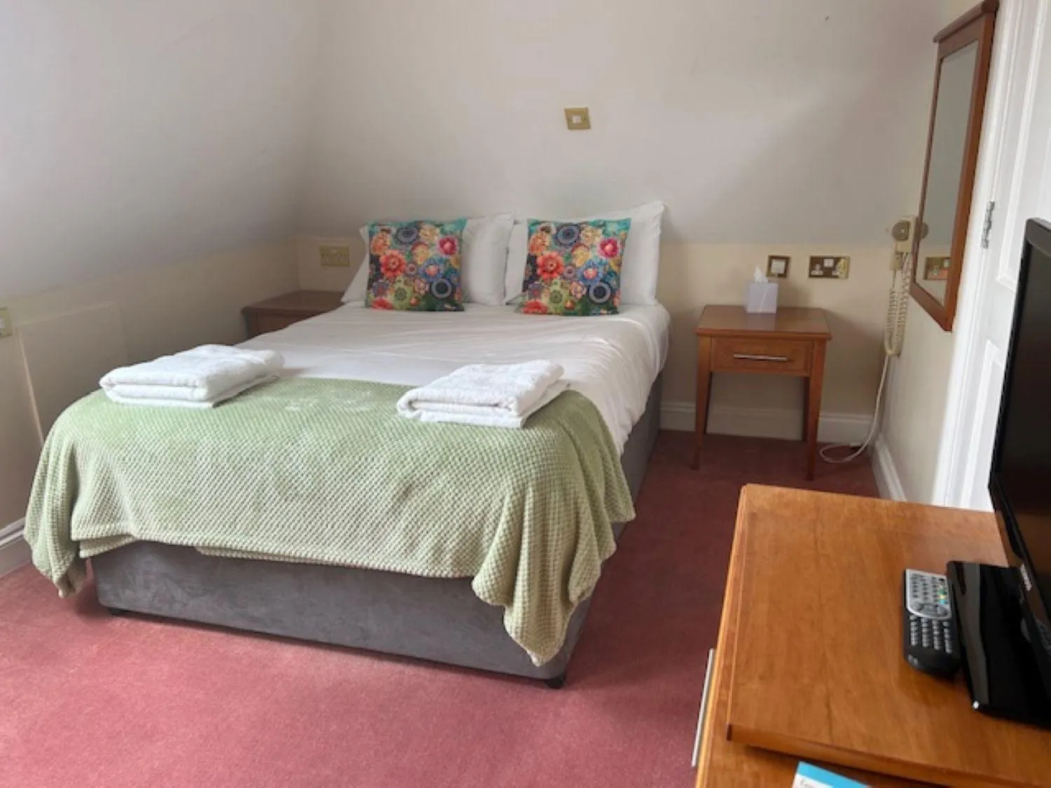 Bedroom, Bed in The Evenhill