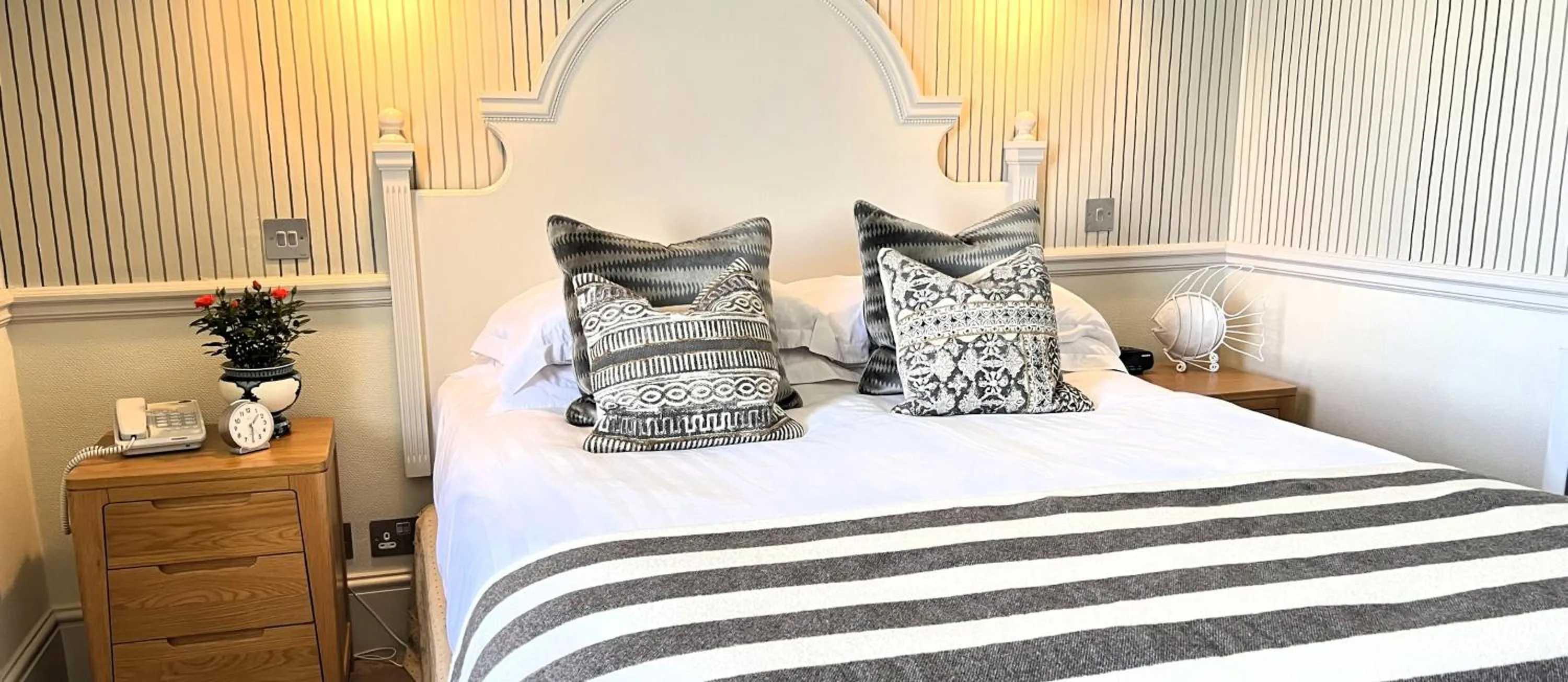 Bed in Watersmeet Hotel