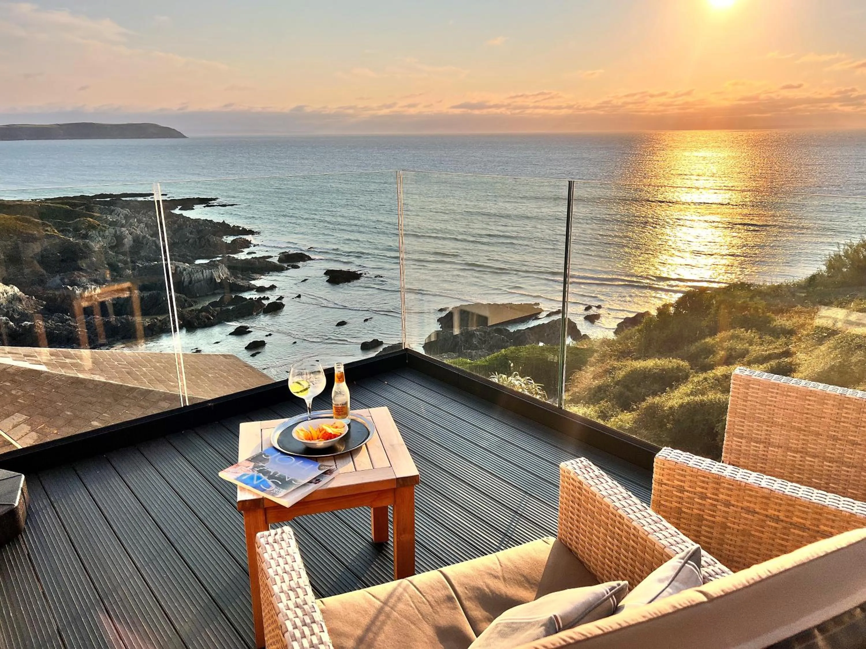 Balcony/Terrace in Watersmeet Hotel
