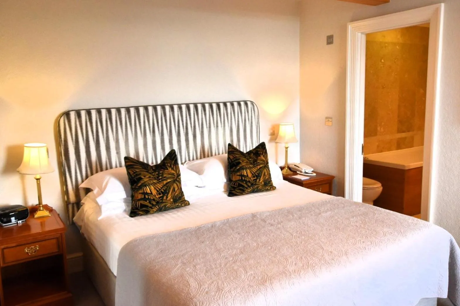 Bed in Watersmeet Hotel