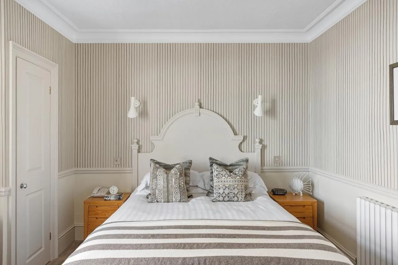 Bed in Watersmeet Hotel