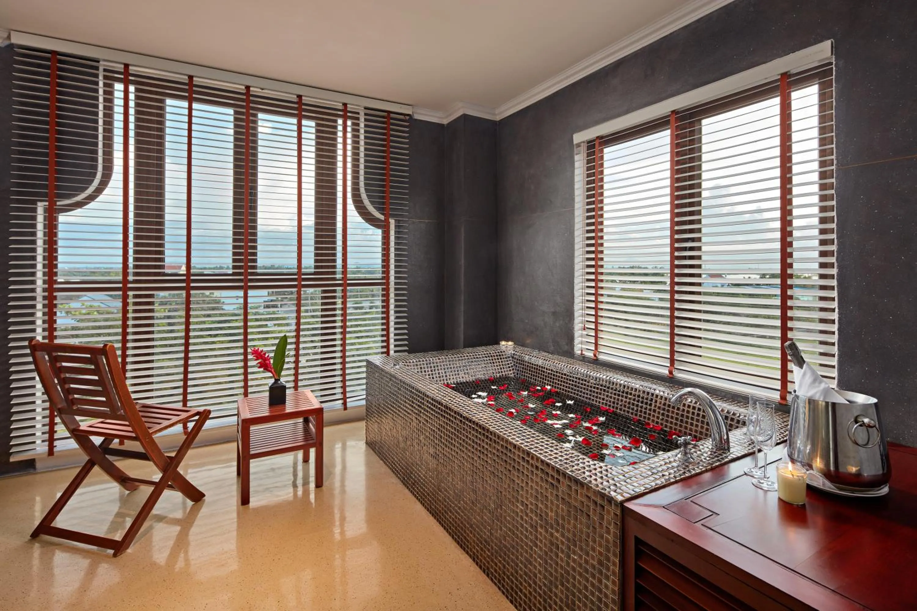 Bath in La Siesta Hoi An Resort & Spa