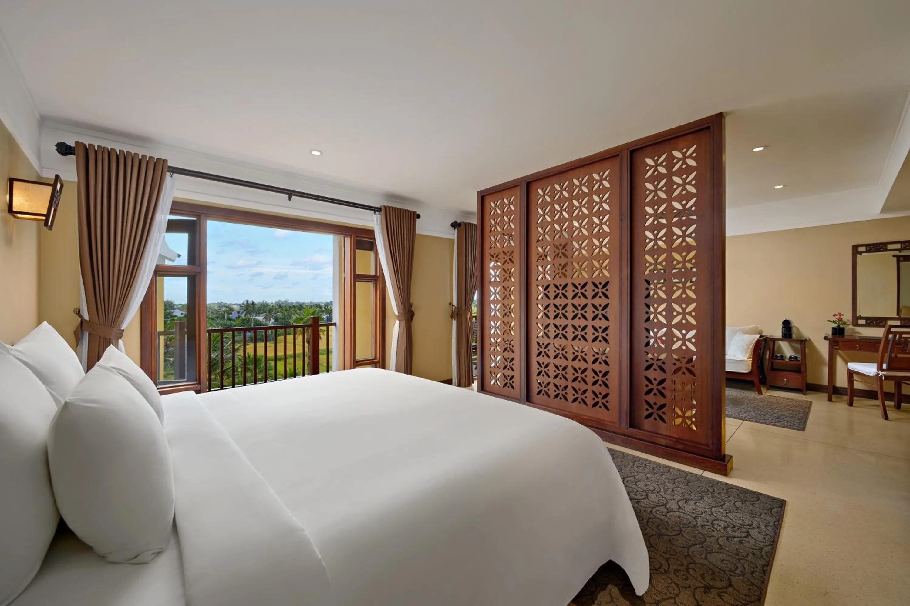 Bed in La Siesta Hoi An Resort & Spa