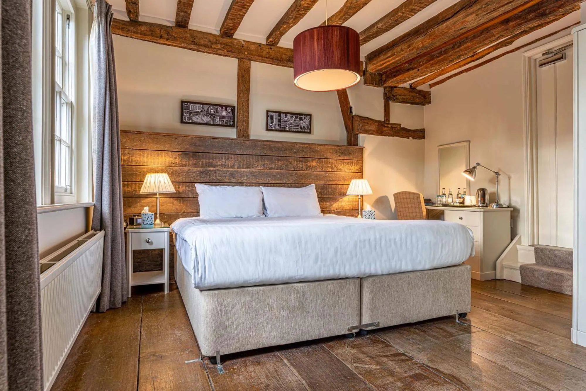 Bedroom, Bed in The Sun Inn