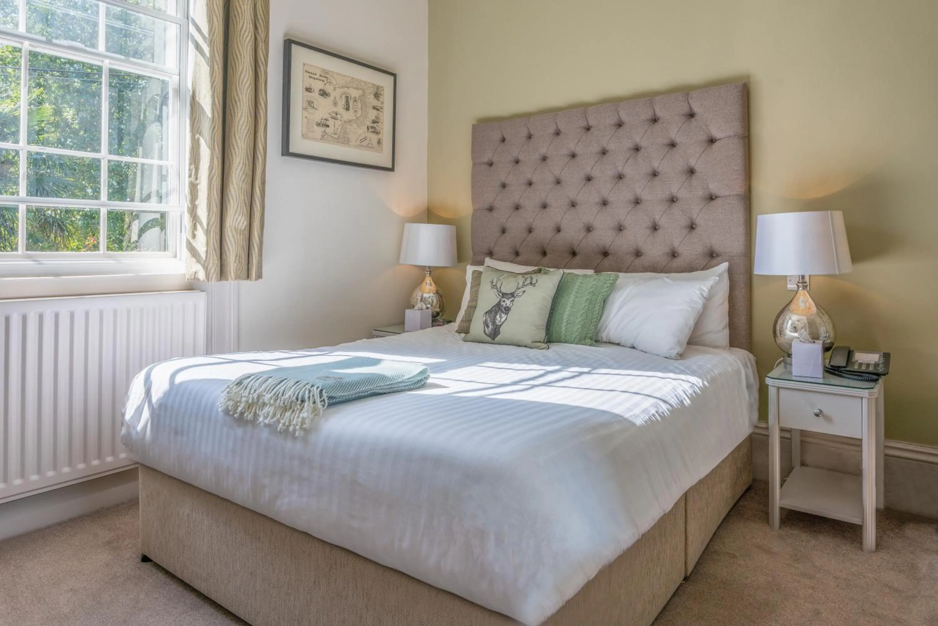 Bedroom, Bed in The Sun Inn