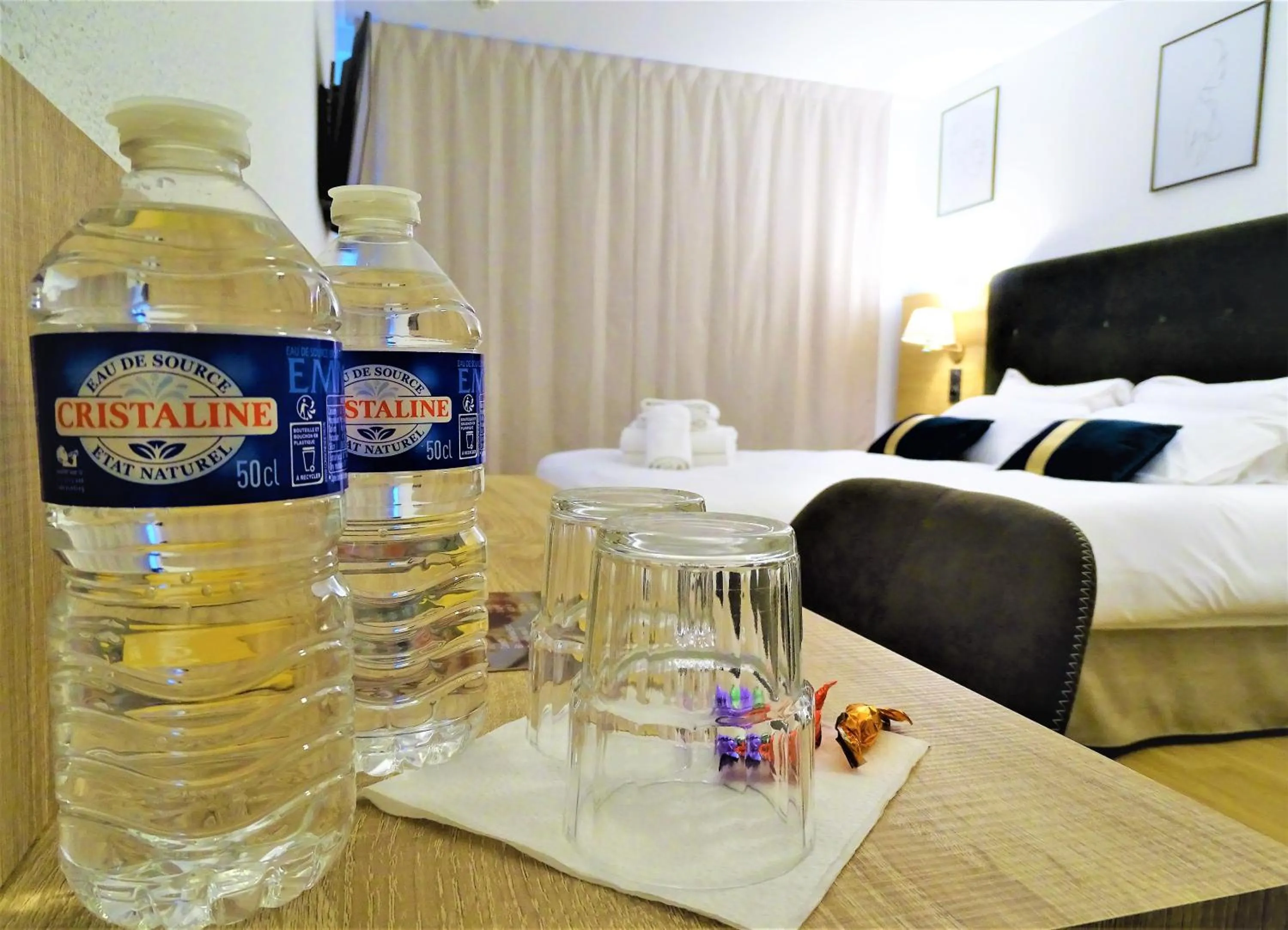 Bedroom, Bed in Euro Hôtel Paris Créteil