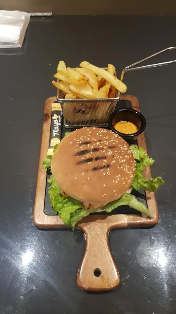 Patio in Euro Hôtel Paris Créteil