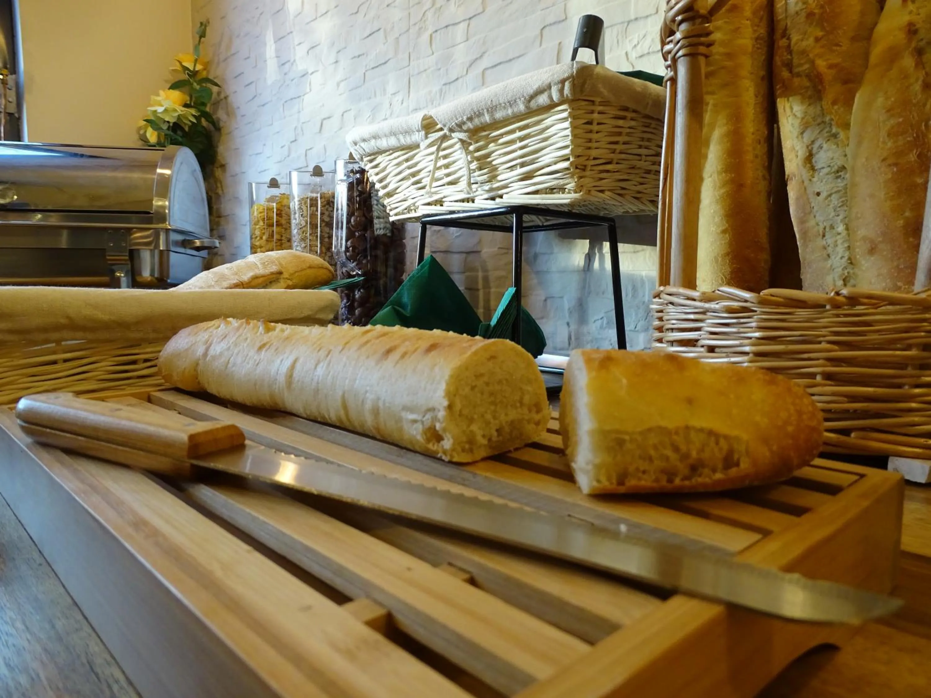 Buffet breakfast in Euro Hôtel Paris Créteil