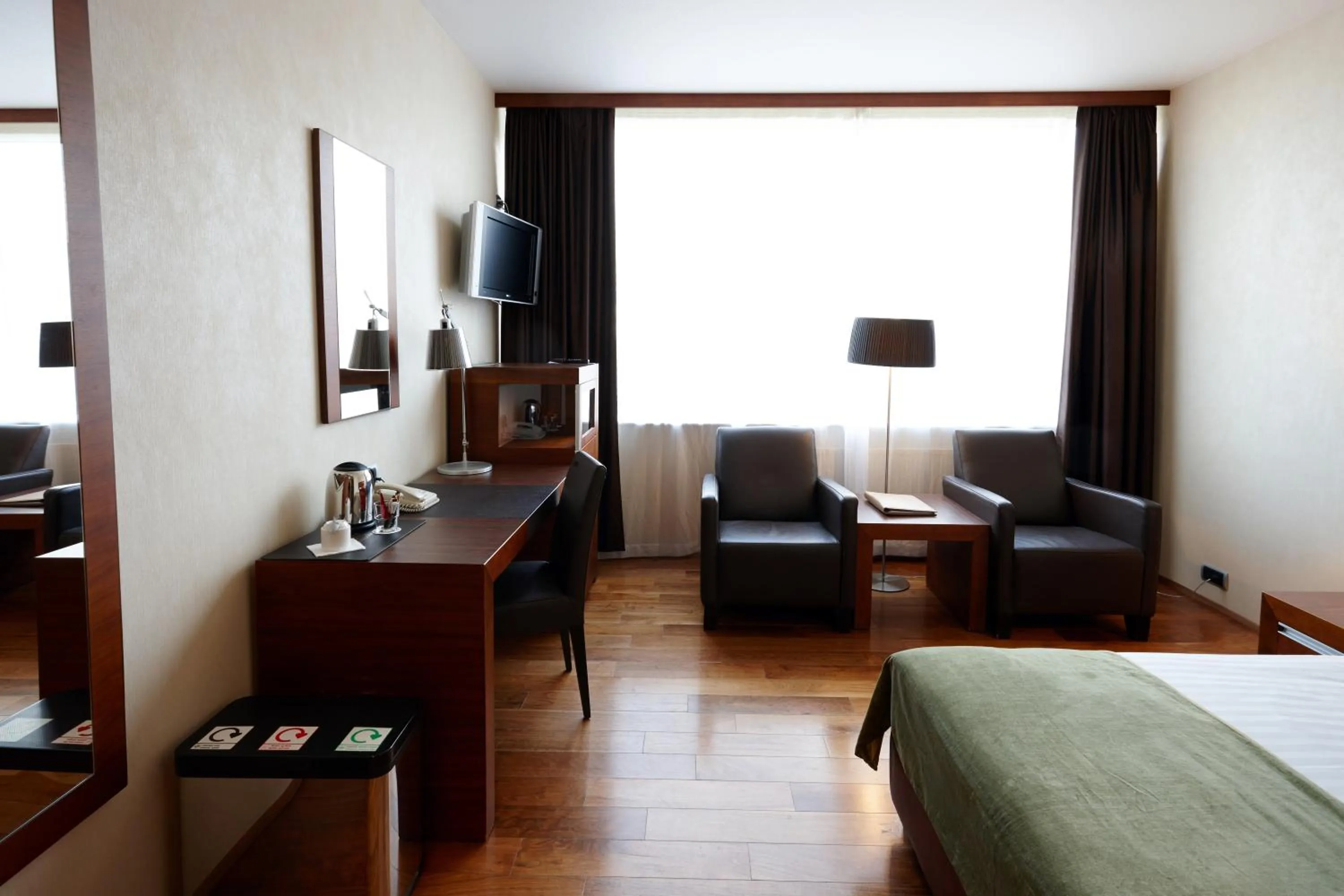 Photo of the whole room, Bed in Hotel Reykjavík Grand