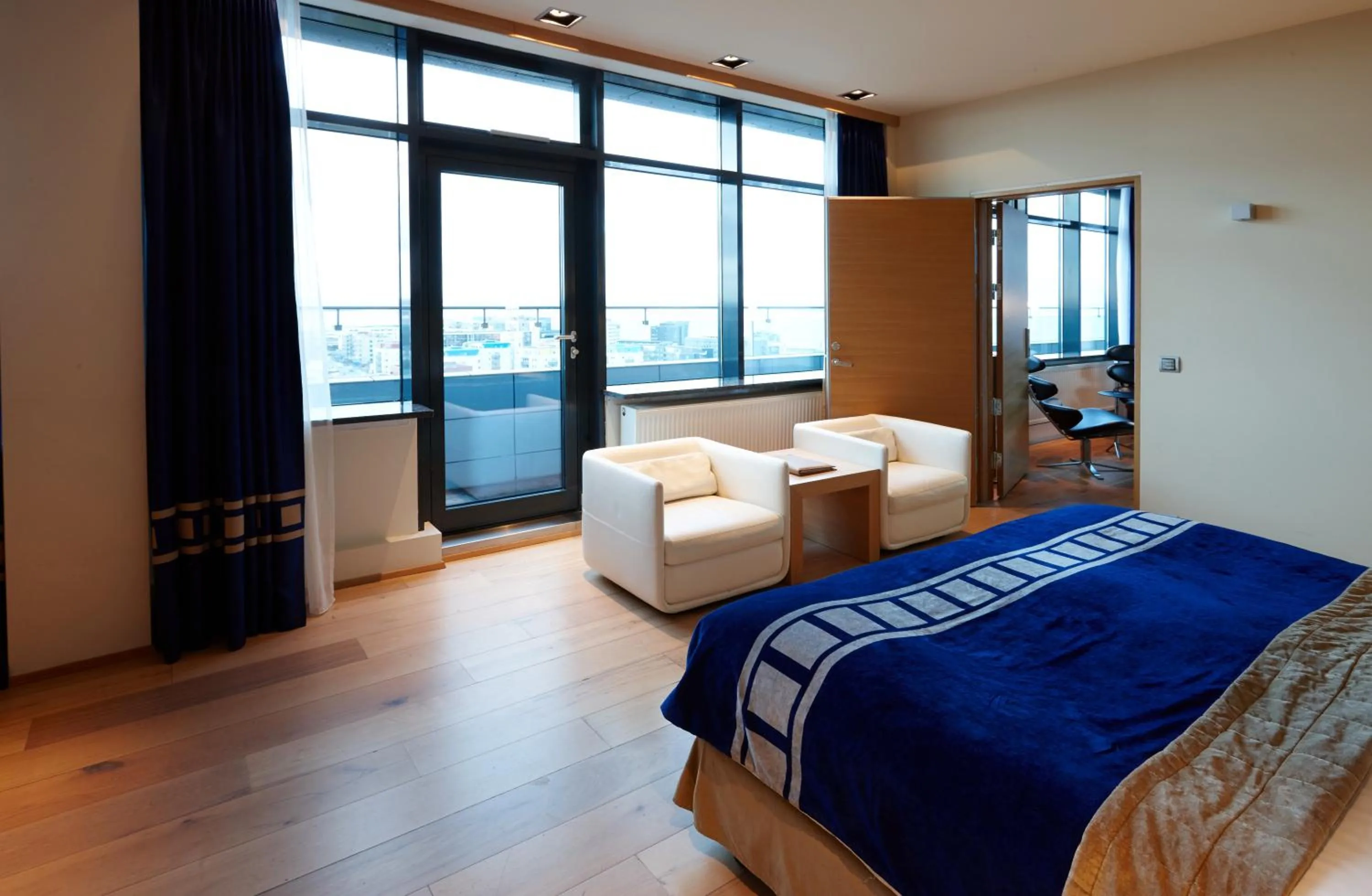 Bedroom, Bed in Hotel Reykjavík Grand