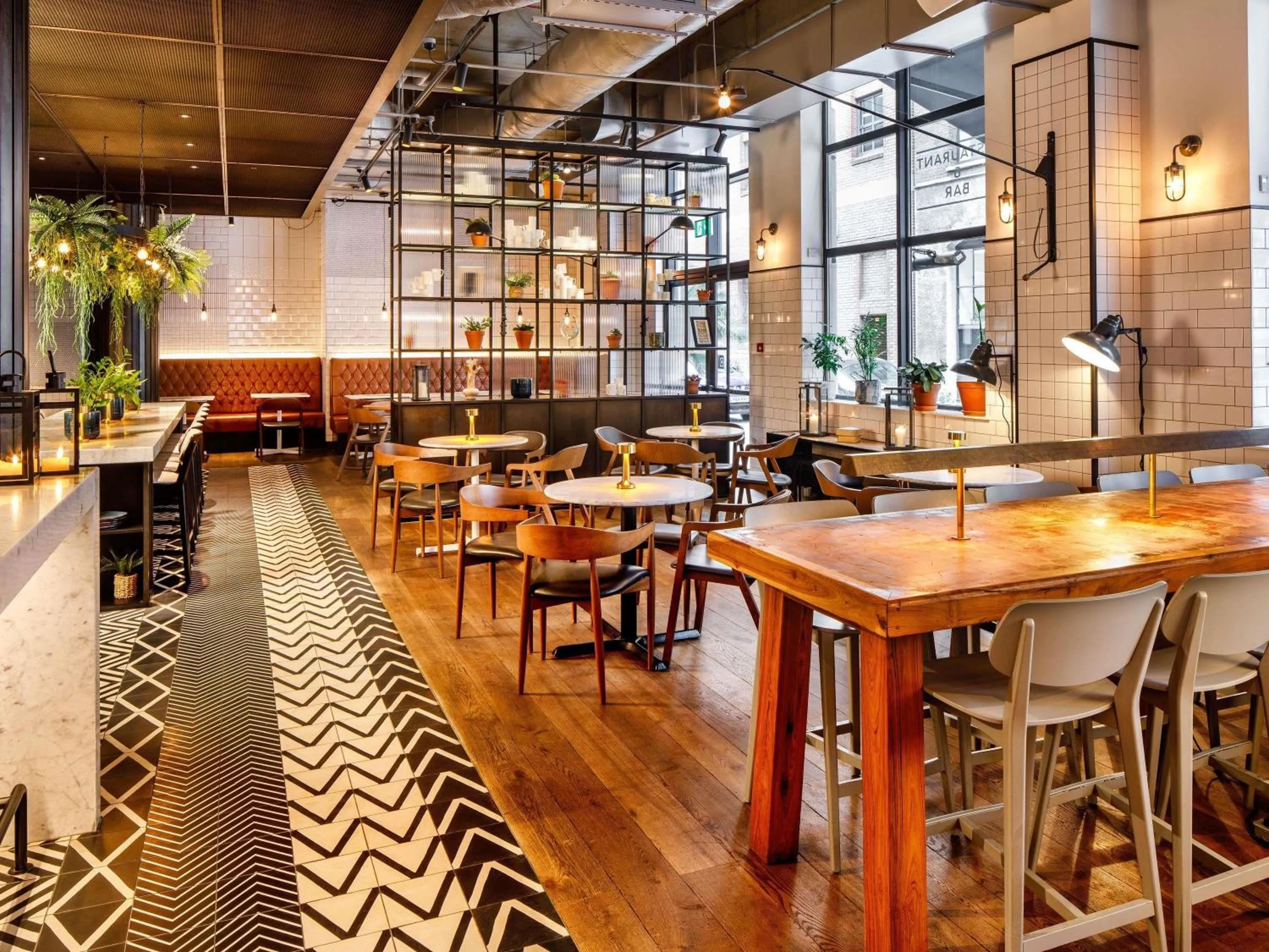 Restaurant/places to eat in Novotel London Bridge