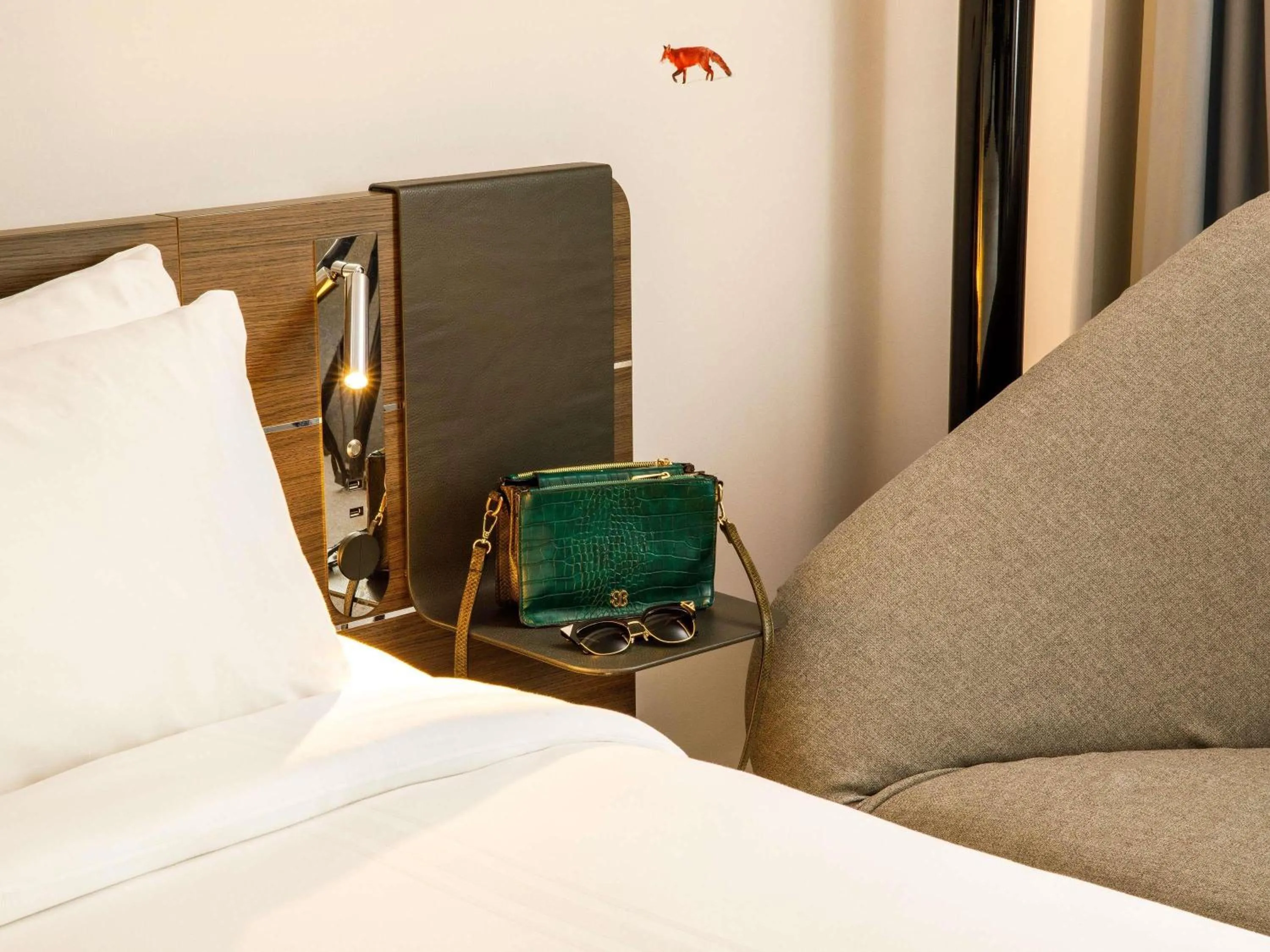 Bedroom, Bed in Novotel London Bridge