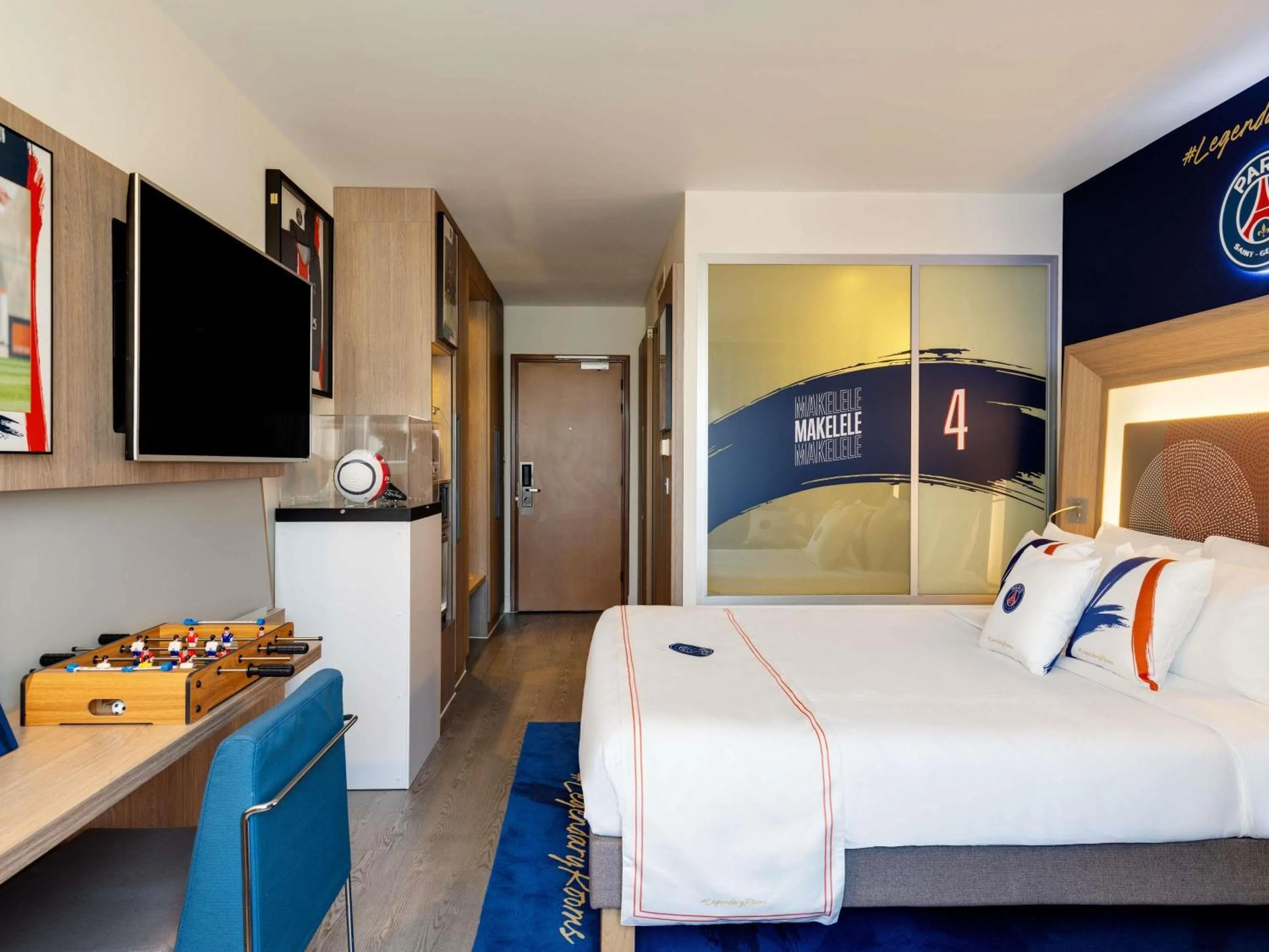 Bedroom, Bed in Novotel London Bridge
