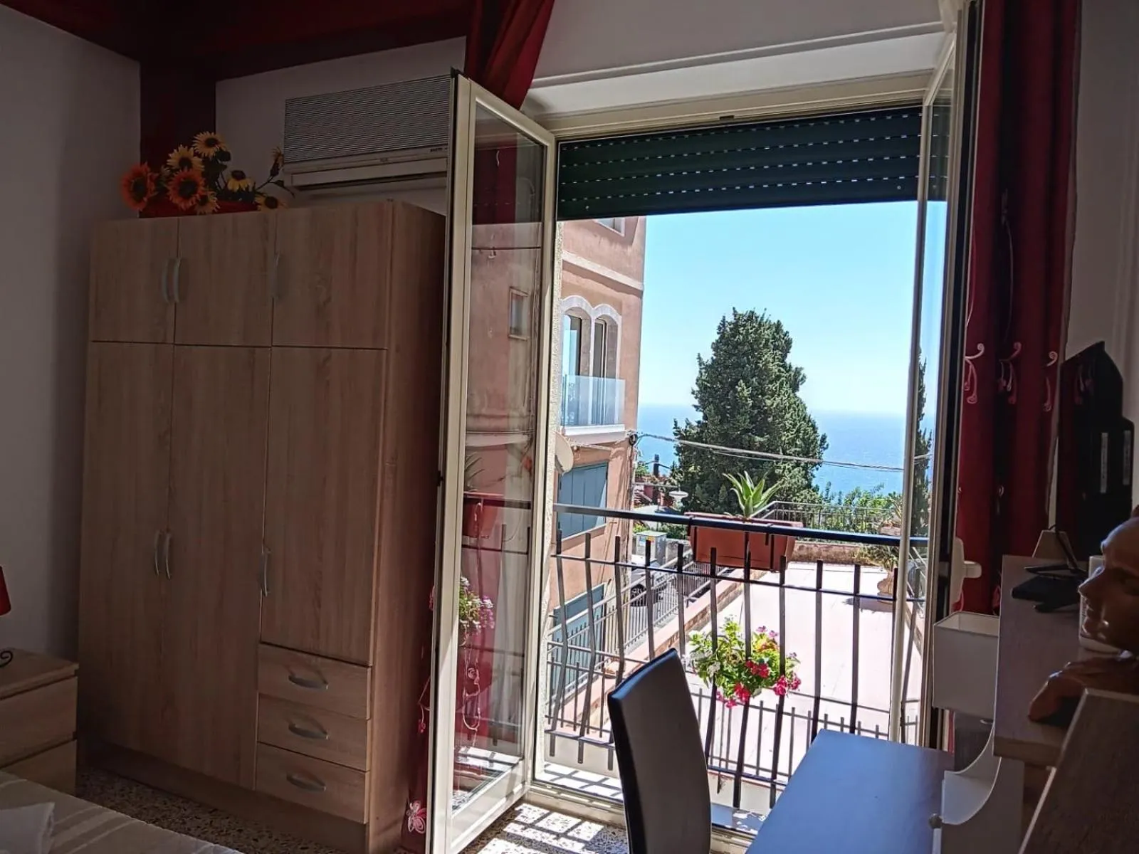 Sea view in B&B Antonella