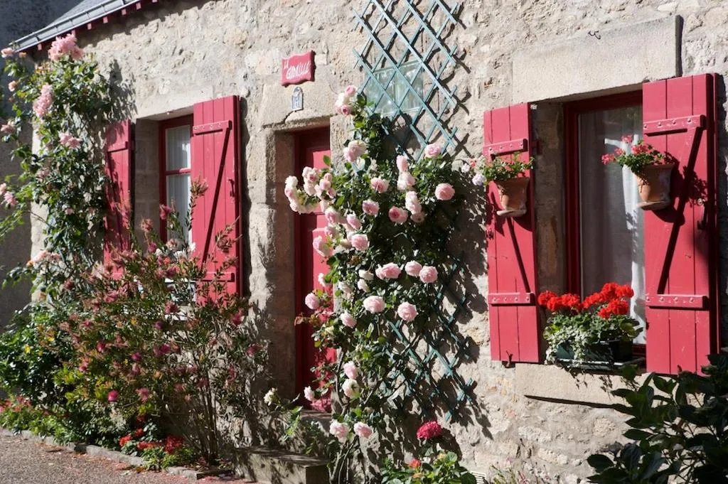 Property building in Villa Belmont