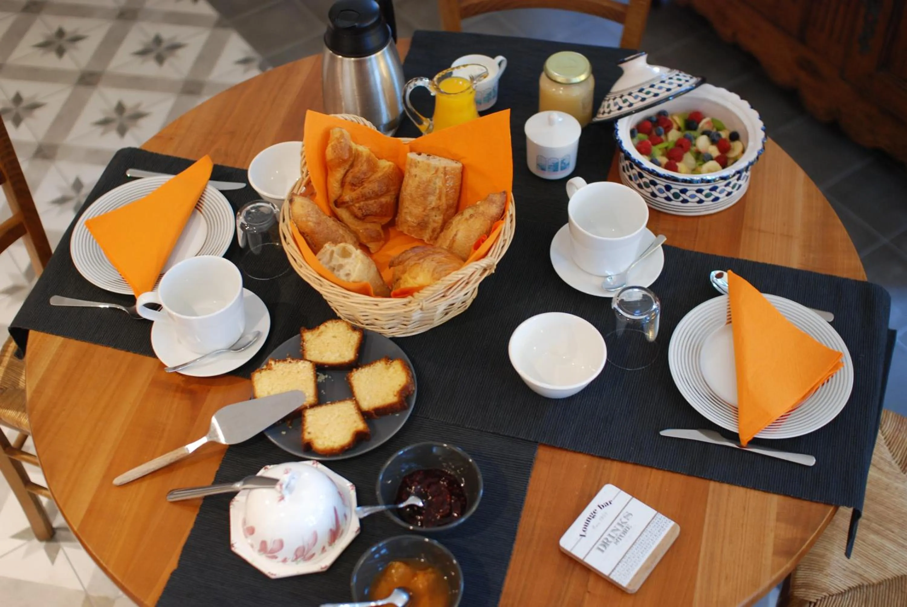 Food and drinks in Villa Belmont