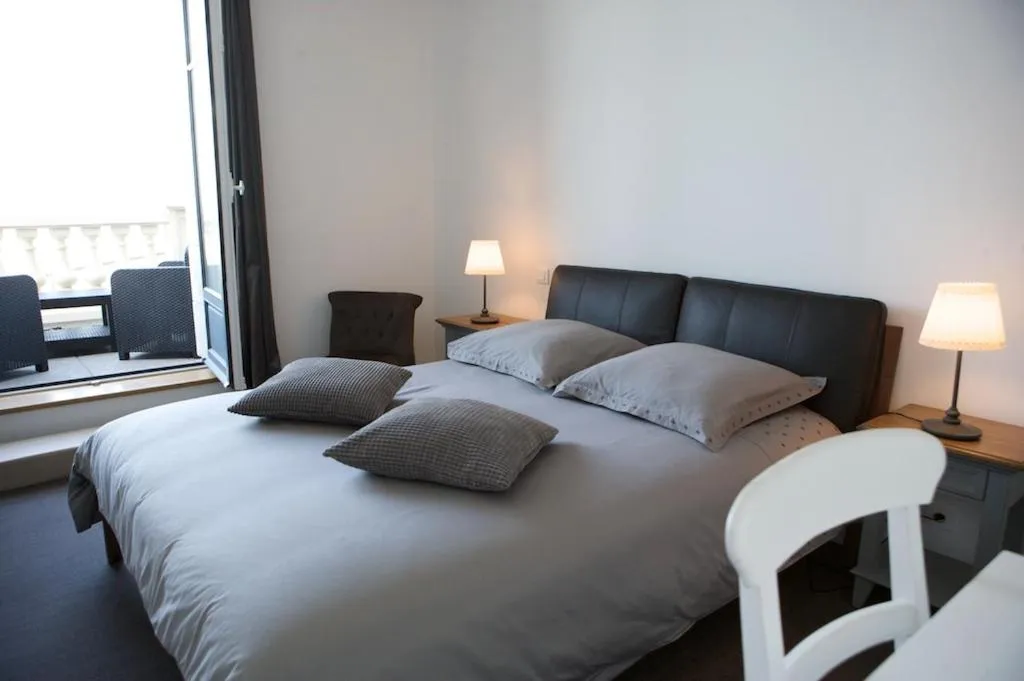 Bedroom, Bed in Villa Belmont