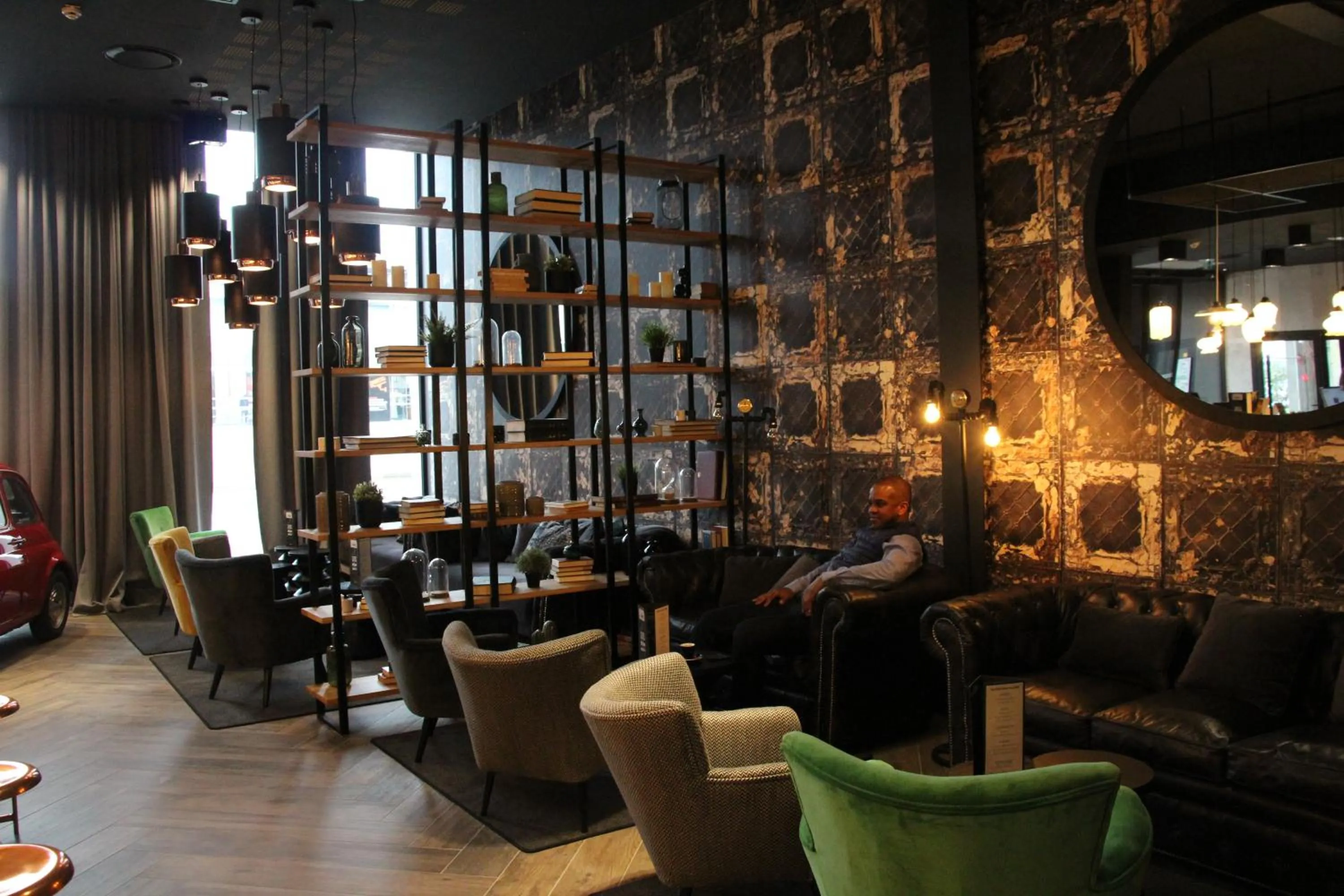 Communal lounge/ TV room in ibis Le Mans Centre Gare Nord