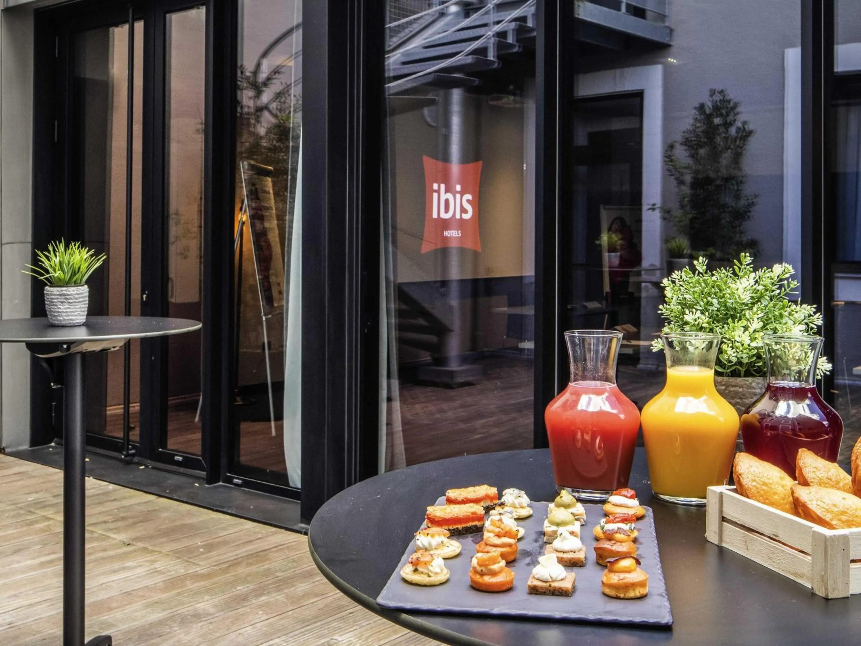 Meeting/conference room in ibis Le Mans Centre Gare Nord