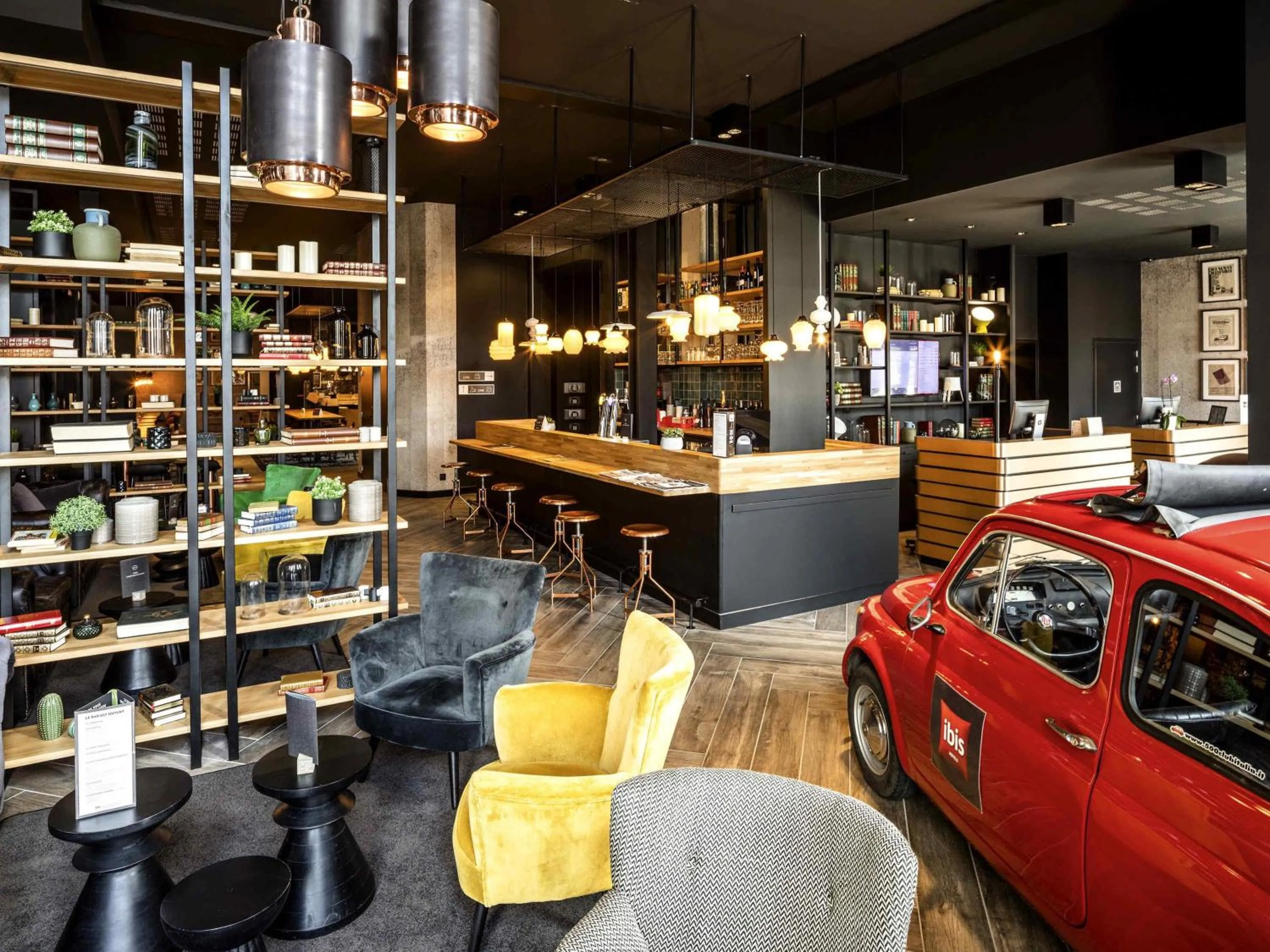 Lounge or bar in ibis Le Mans Centre Gare Nord