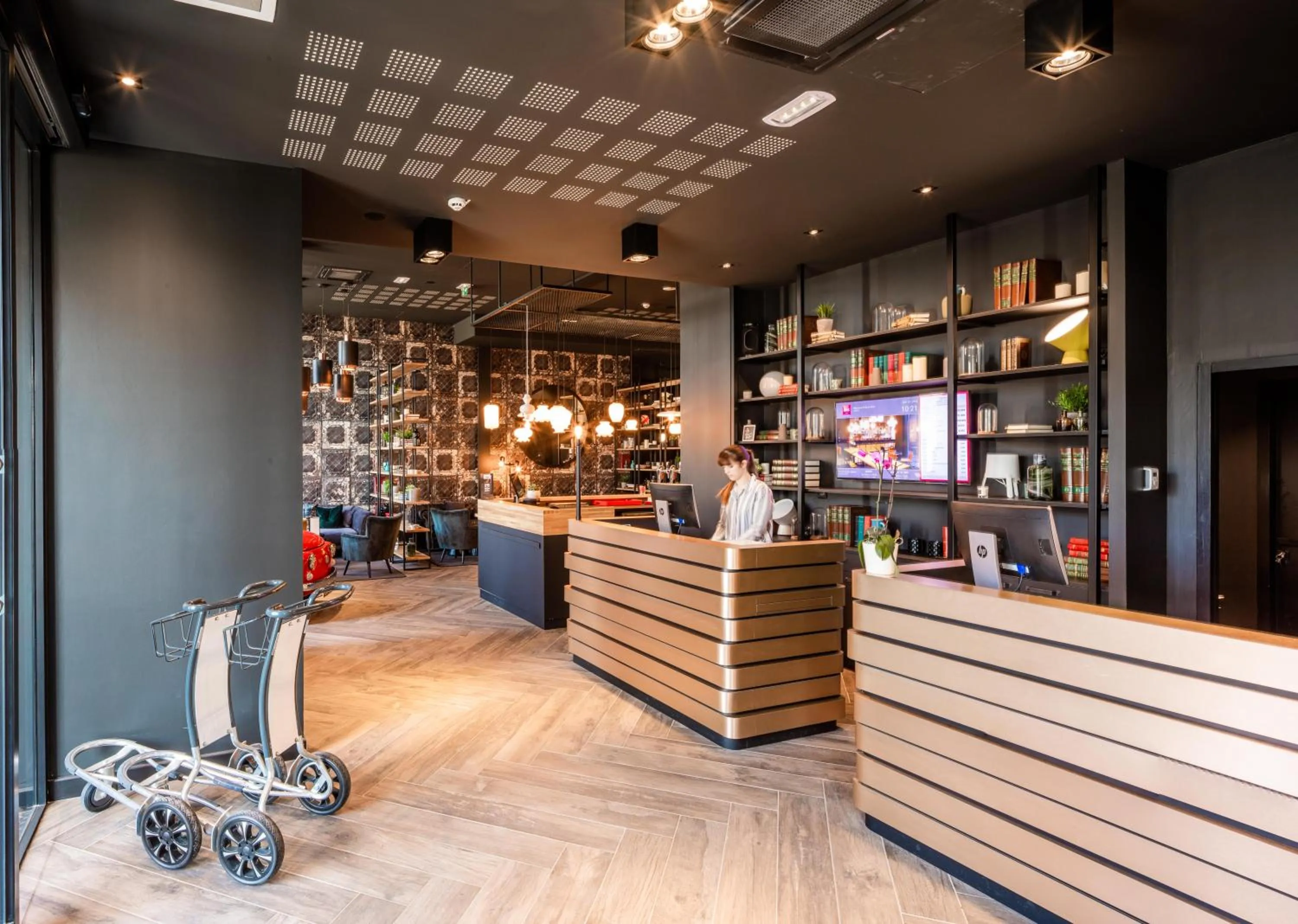 Lobby or reception in ibis Le Mans Centre Gare Nord