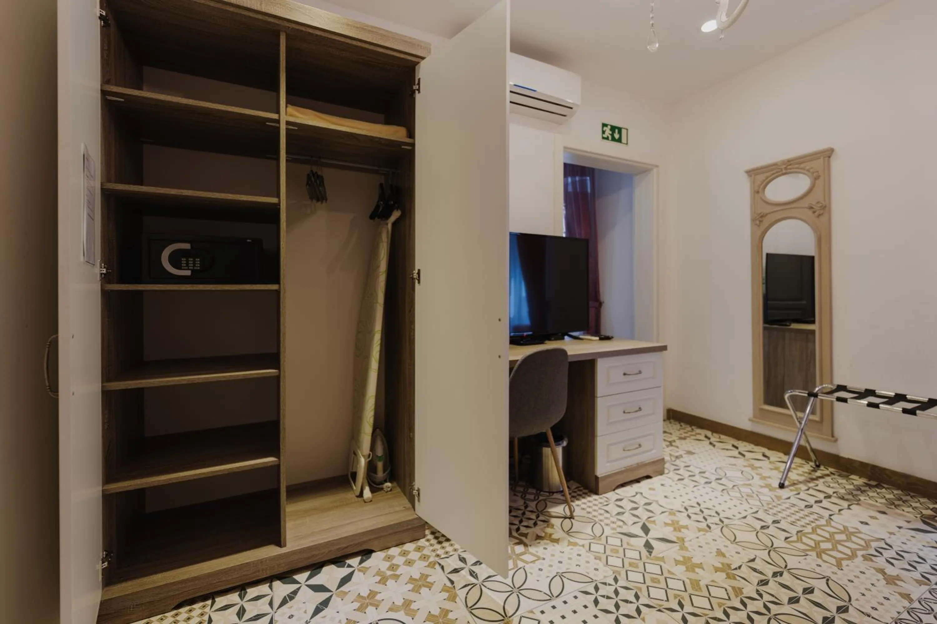 wardrobe in Jean de Valette Boutique Living