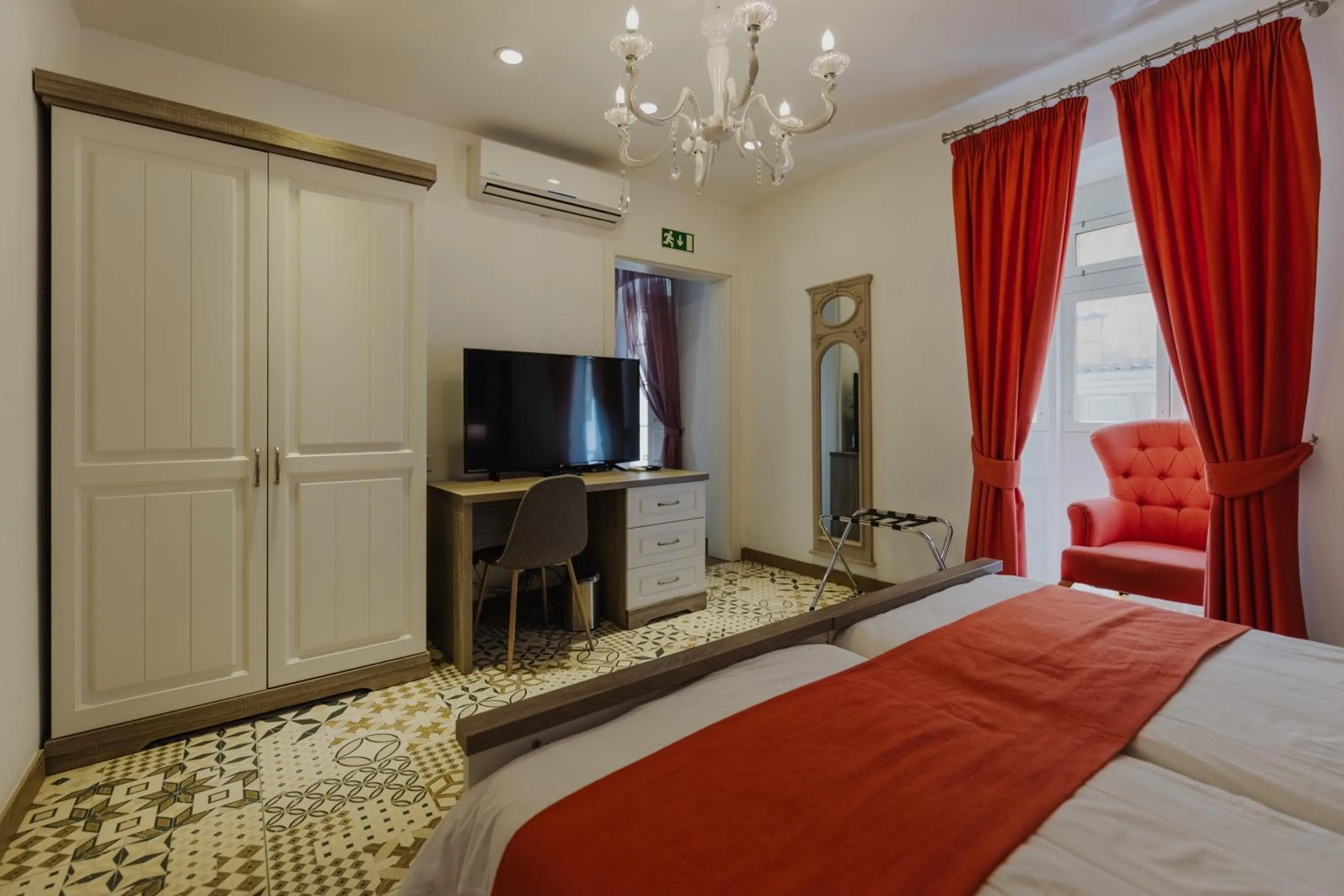 TV and multimedia, Bed in Jean de Valette Boutique Living