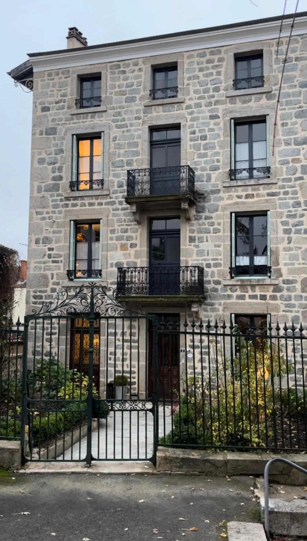 Property building in La Maison de famille