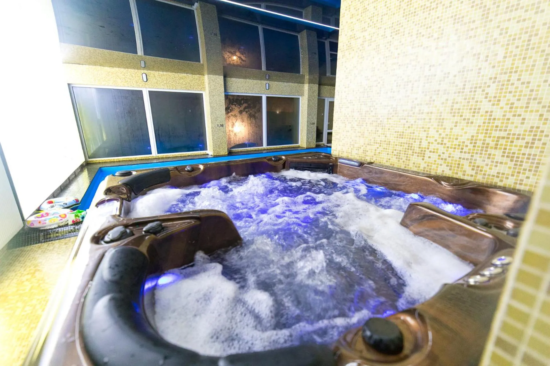 Hot Tub in WYDMA Resort Medi & SPA - Normobaria