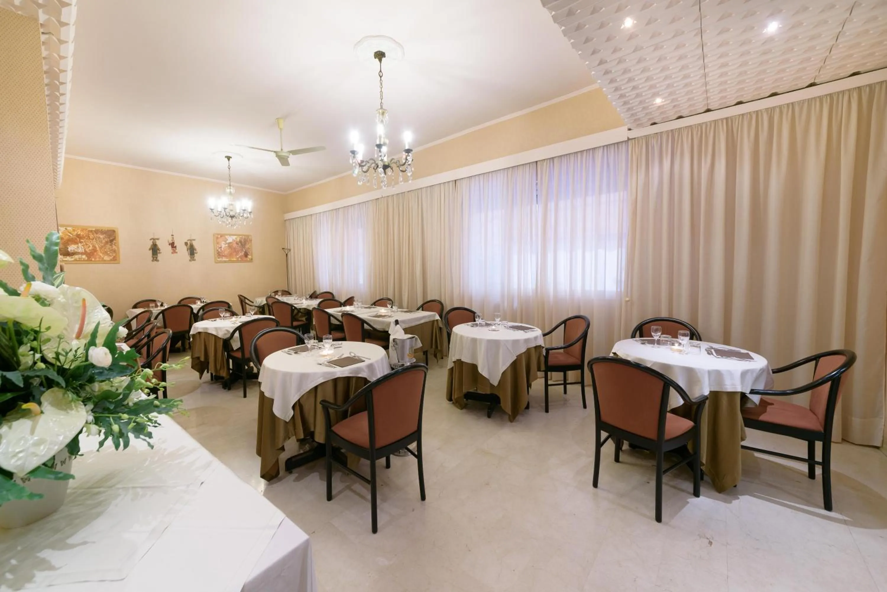 Restaurant/places to eat in Hotel Morchio Mhotelsgroup