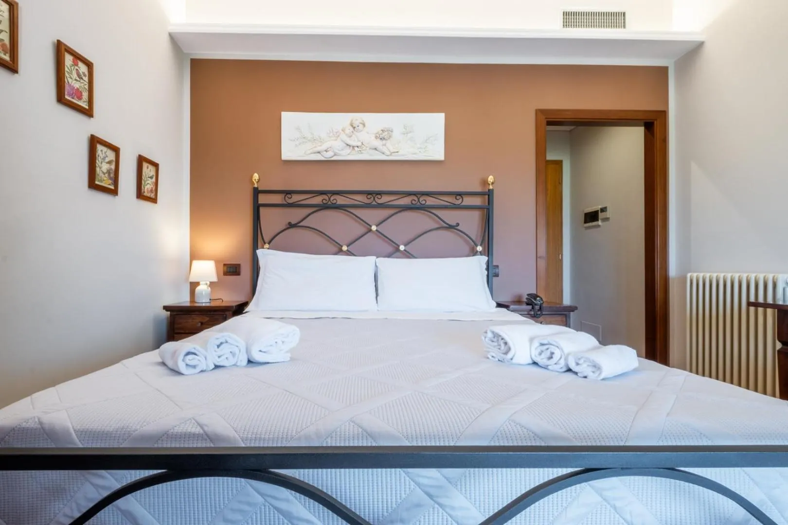 Double Room with Terrace in Agriturismo Beata Vanna