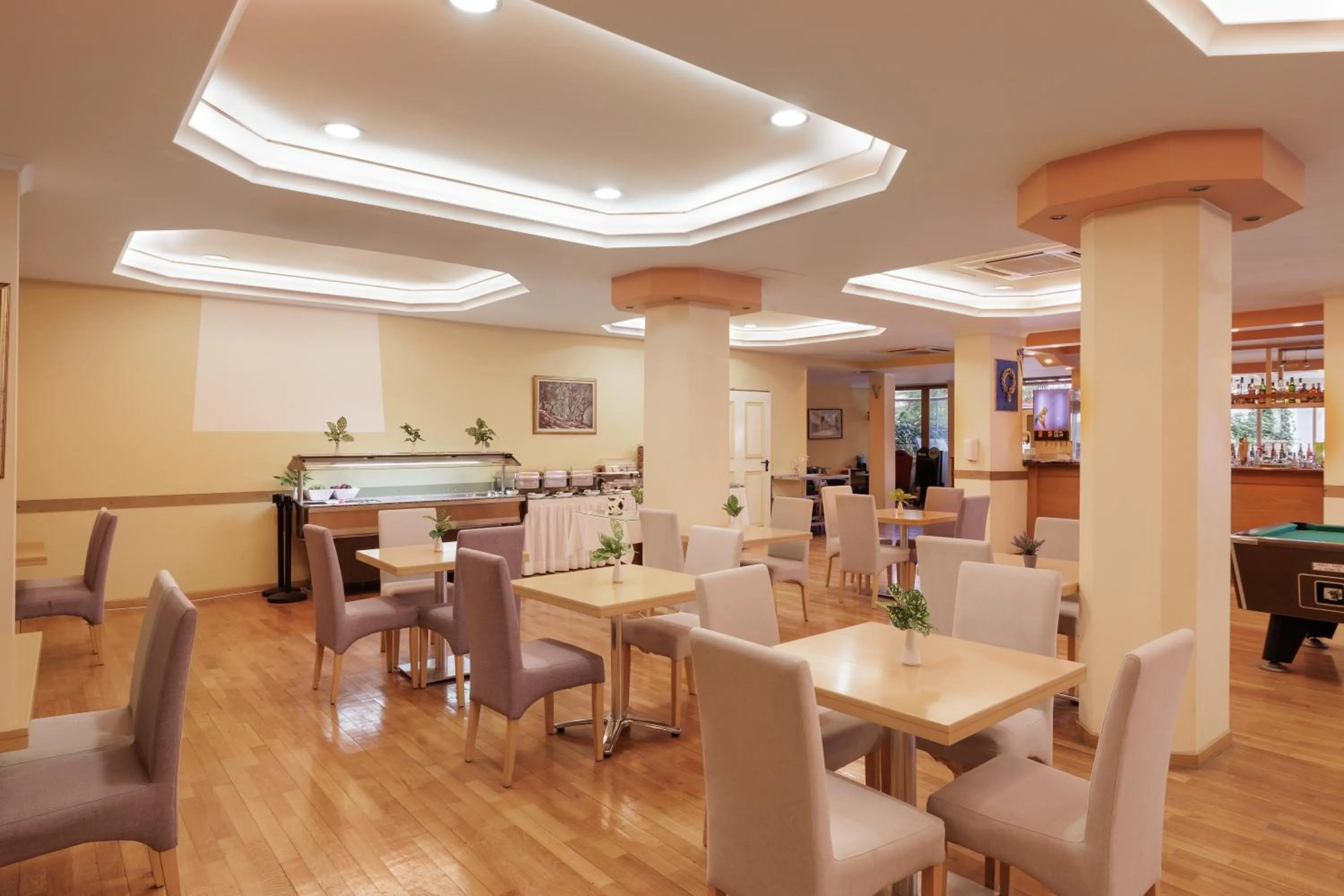 Breakfast in Louvre Hotel