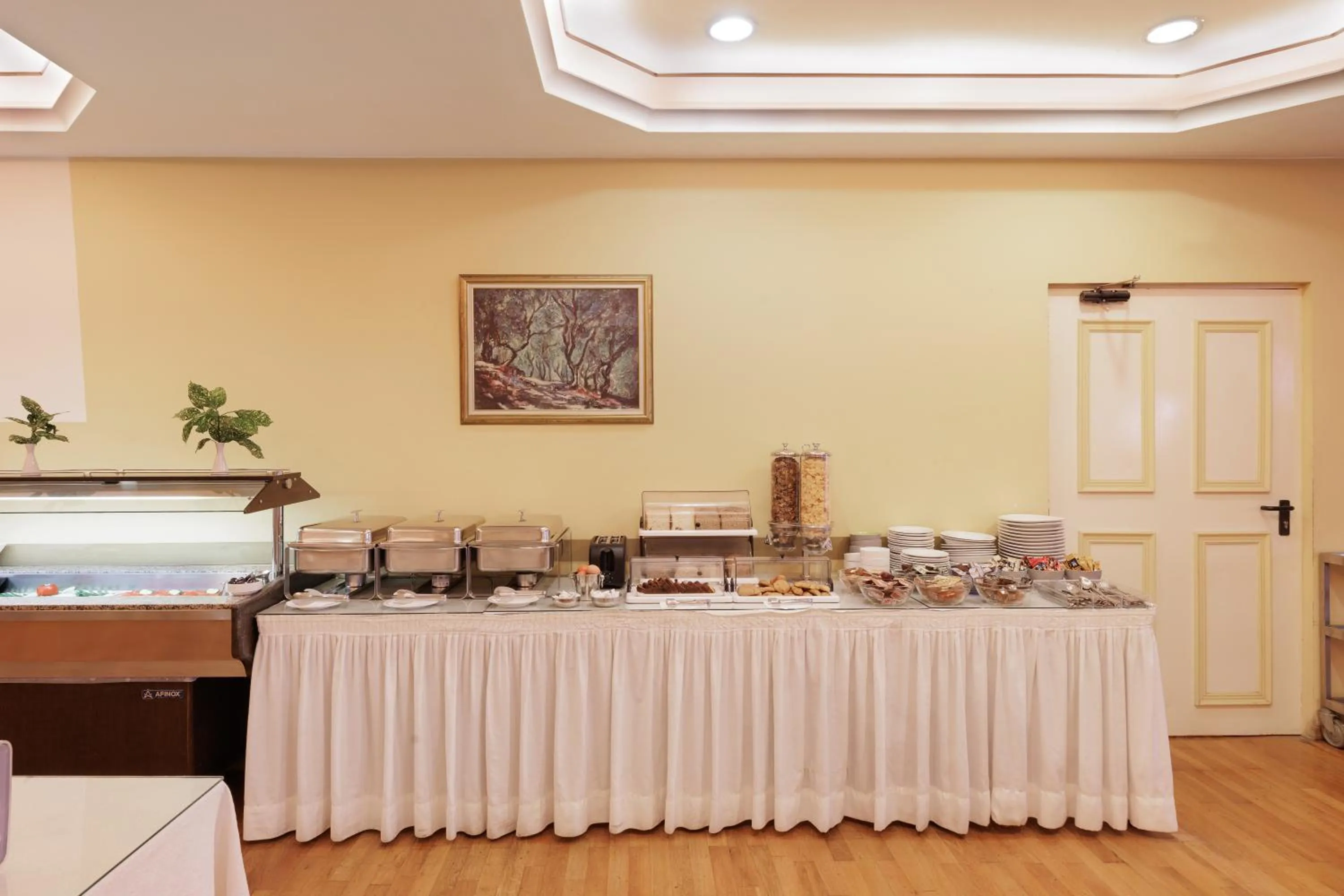 Breakfast in Louvre Hotel